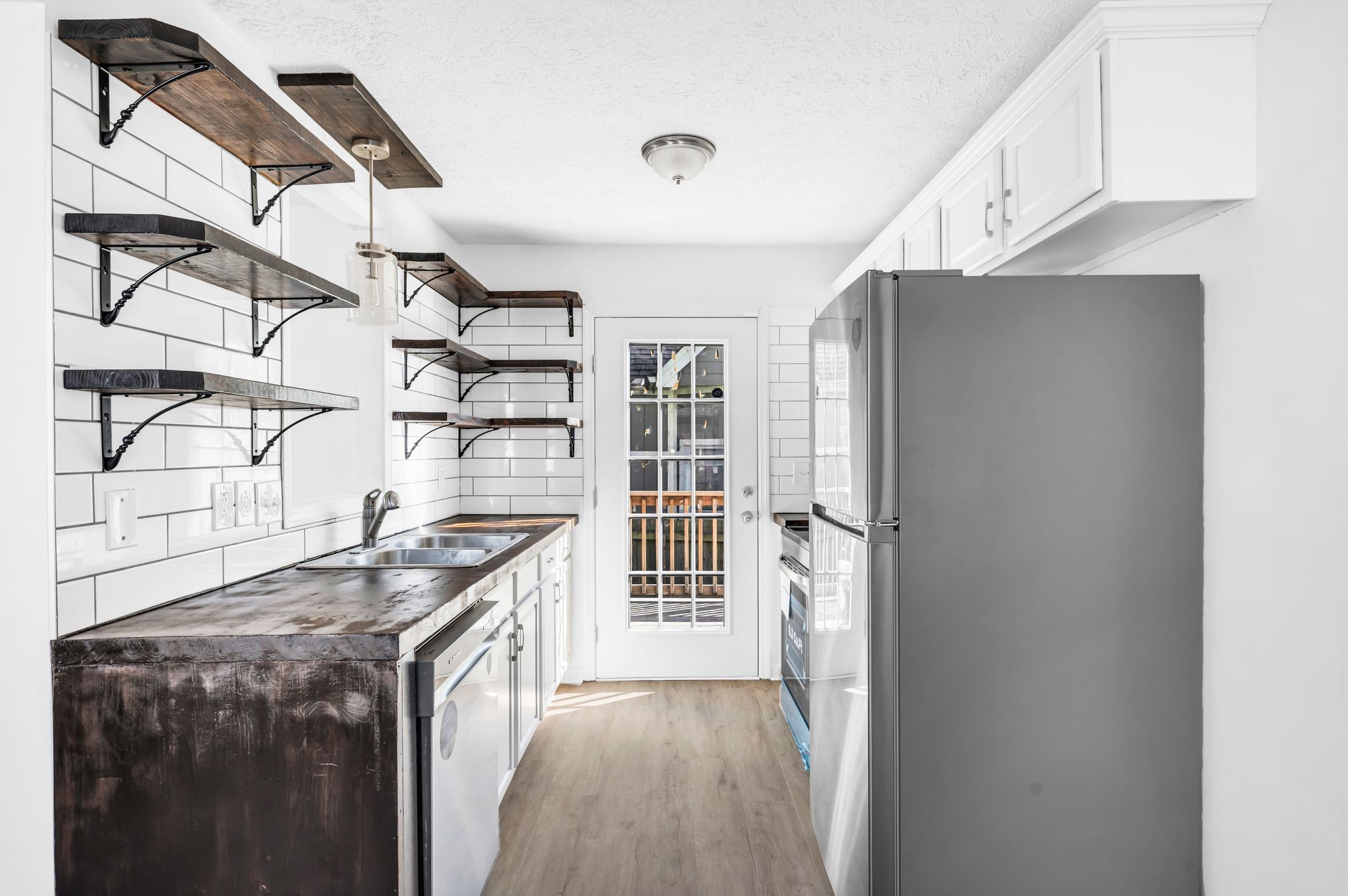 Nashville, Tennessee 37208, United States, 3 Bedrooms Bedrooms, ,2 BathroomsBathrooms,Residential,Active,8214