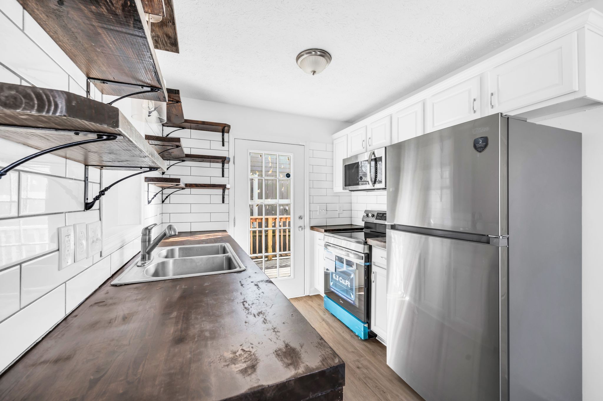 Nashville, Tennessee 37208, United States, 3 Bedrooms Bedrooms, ,2 BathroomsBathrooms,Residential,Active,8214