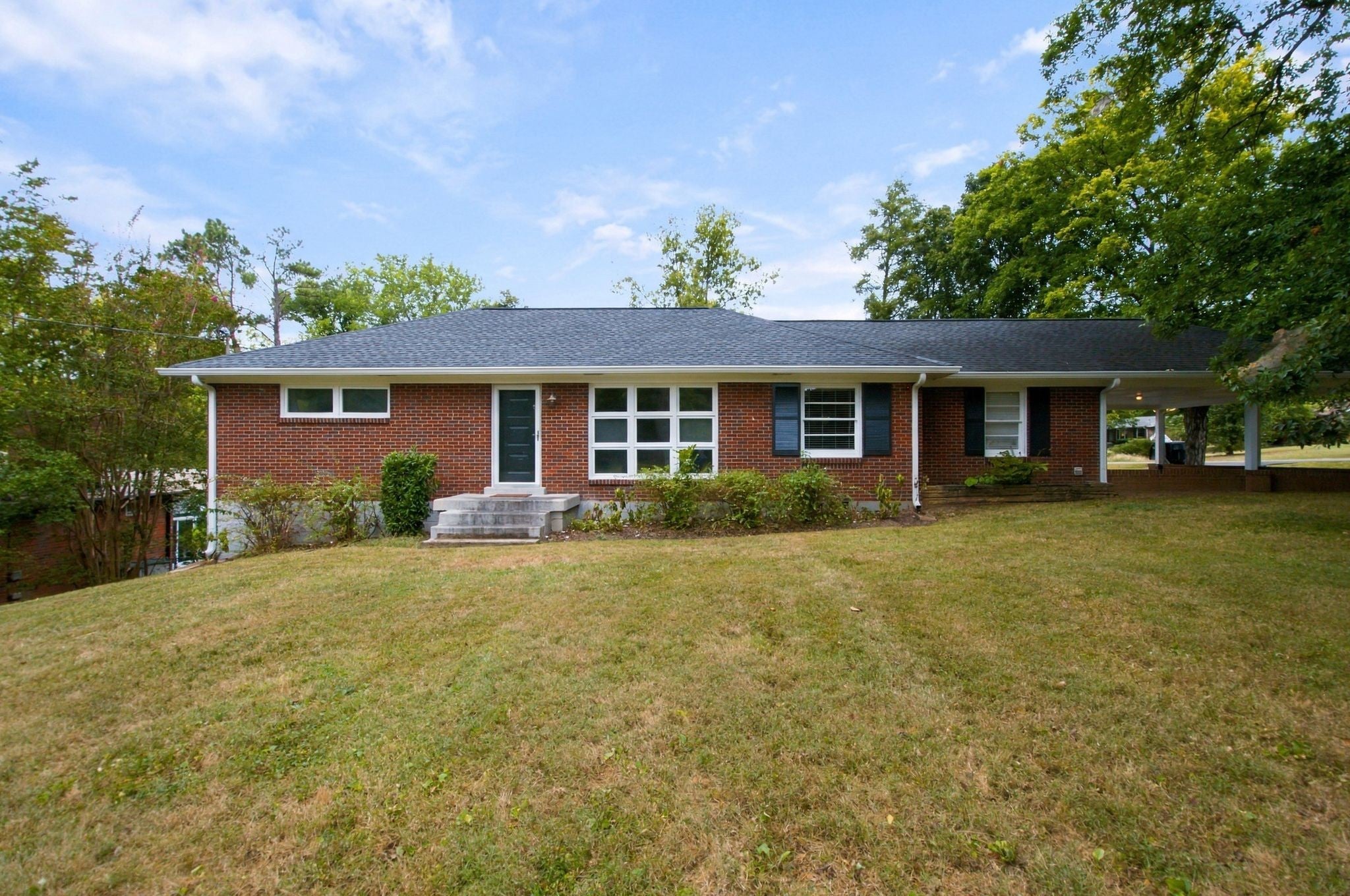 3.0-bed rental at 458 Oakley Dr