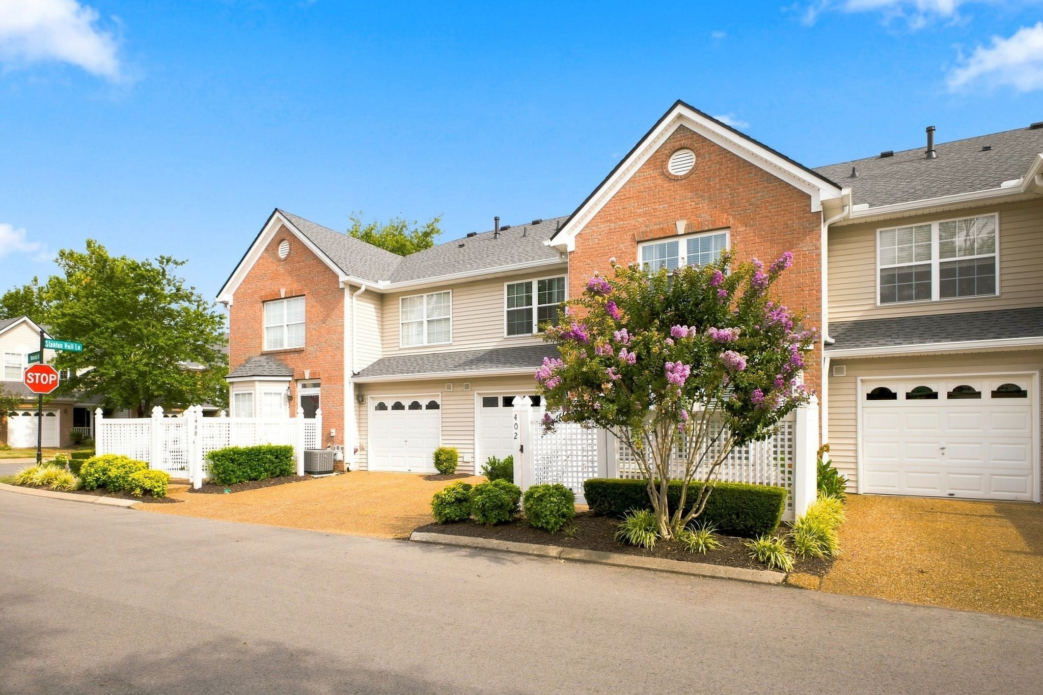 402 Bembridge Ln