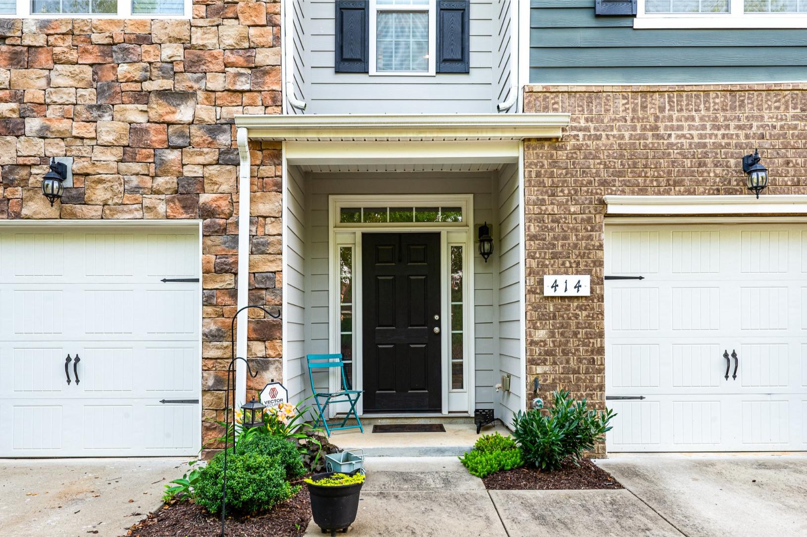 414 Manor Row