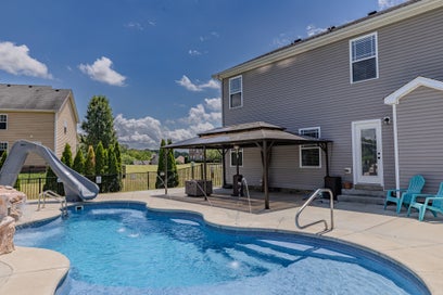 337 Ivy Bend Cir Clarksville TN 37043