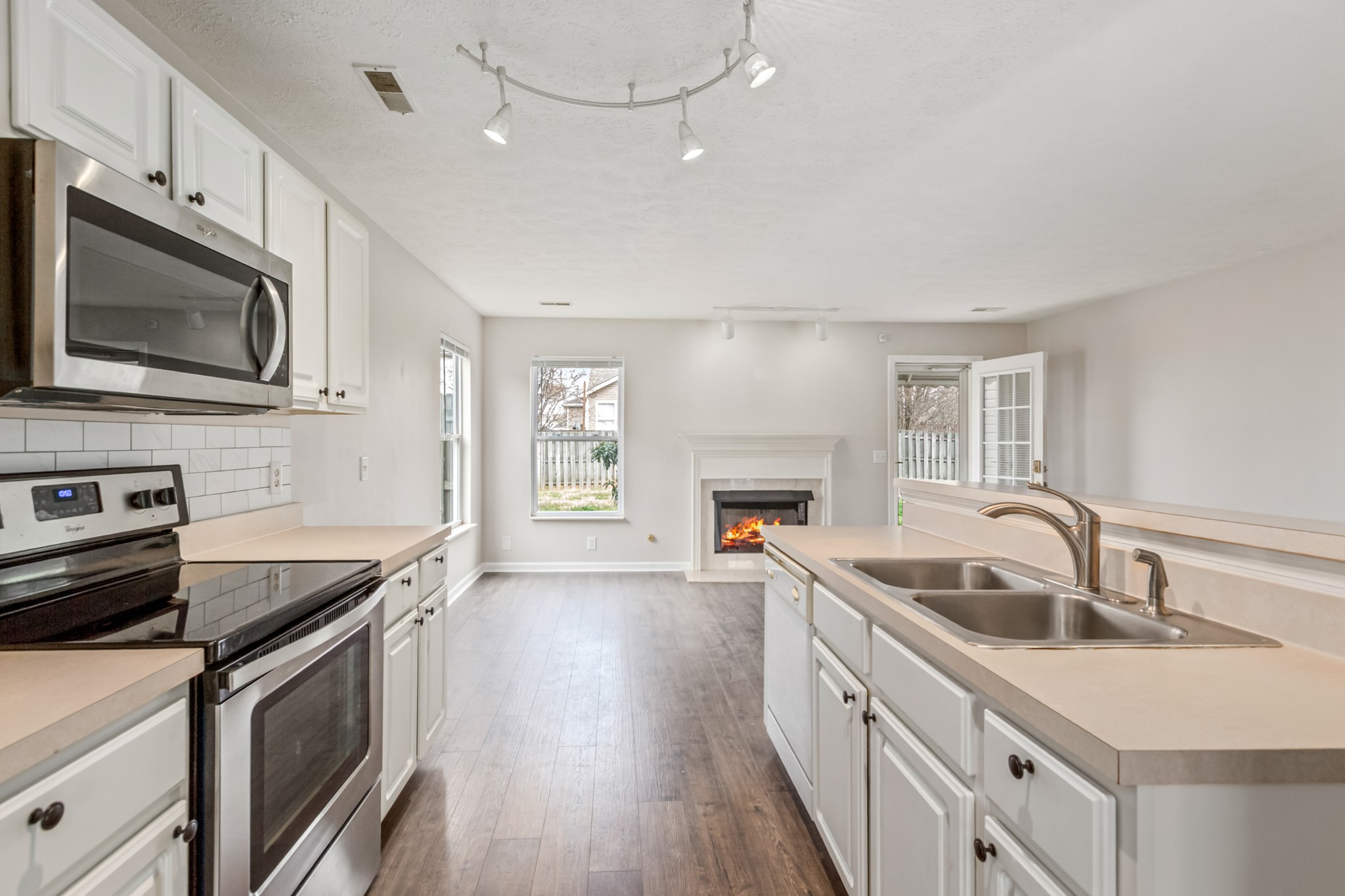 2809 Summer Hollow Ln