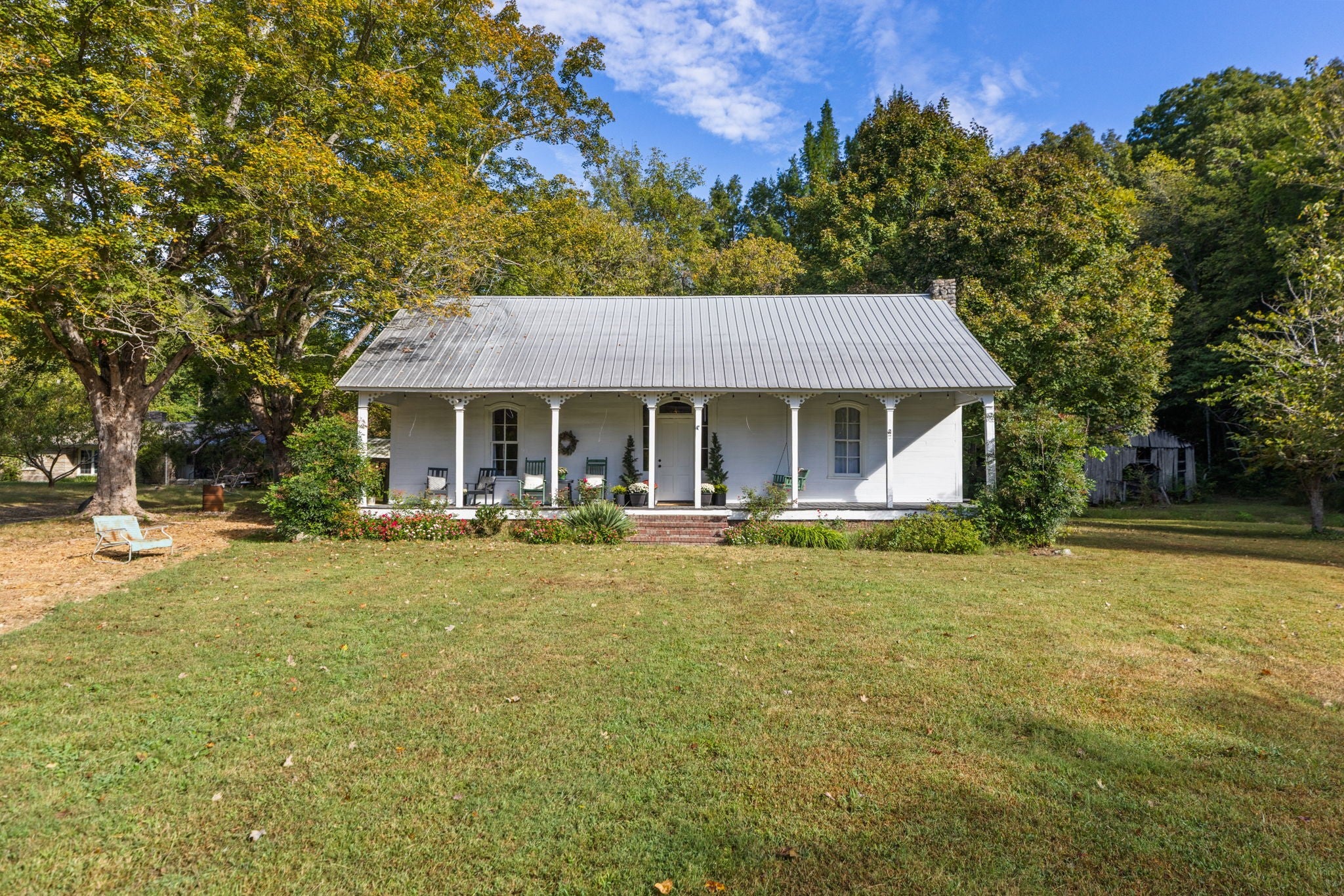 6040 Hwy 438 W