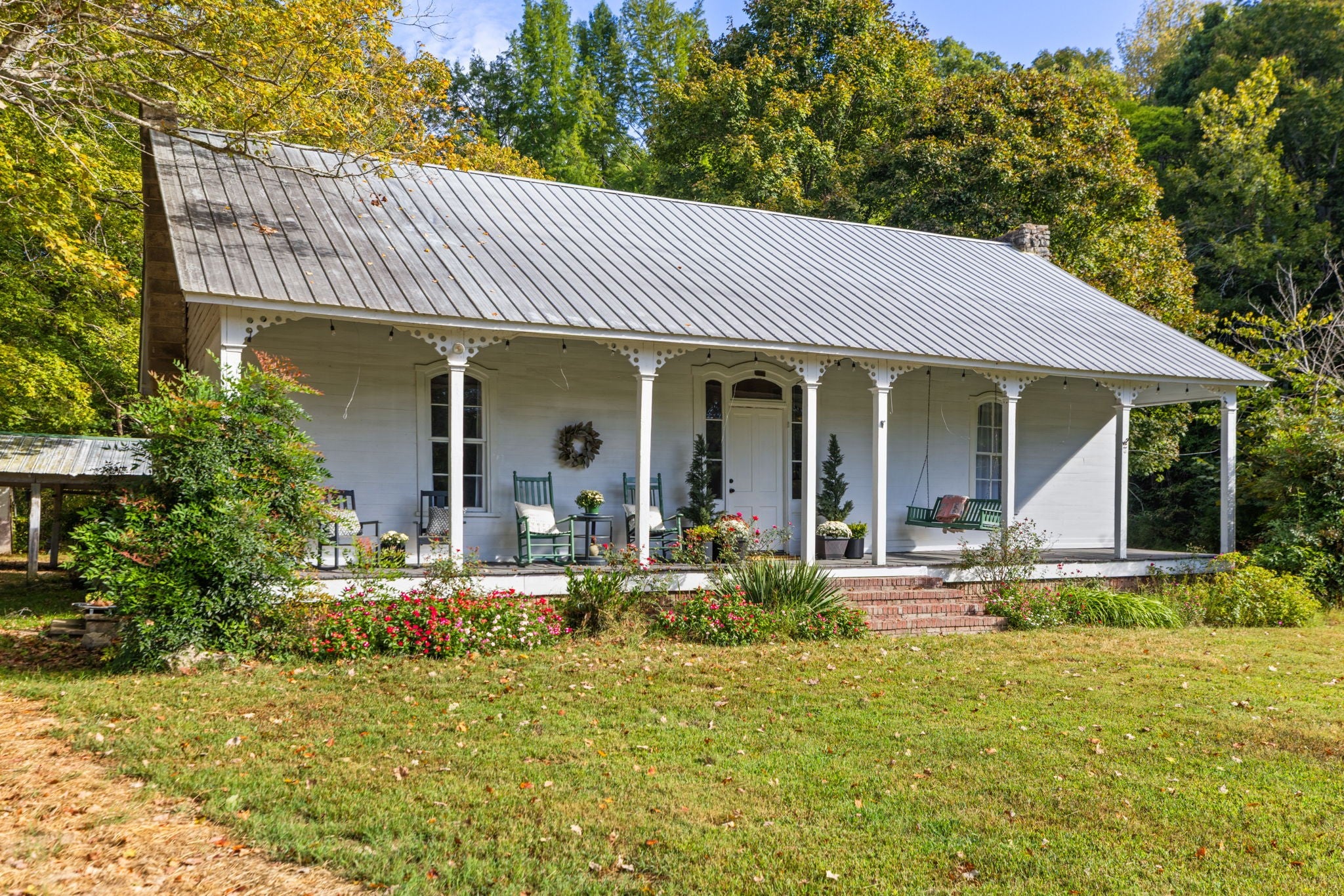 6040 Hwy 438 W