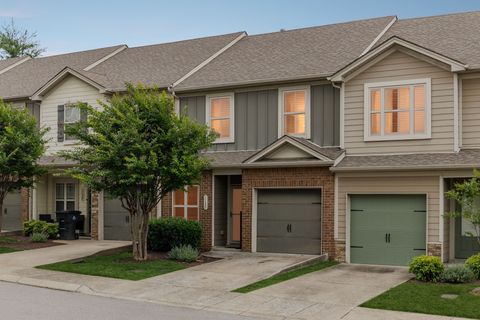 1130 Woodbury Falls Ct Nashville TN 37221