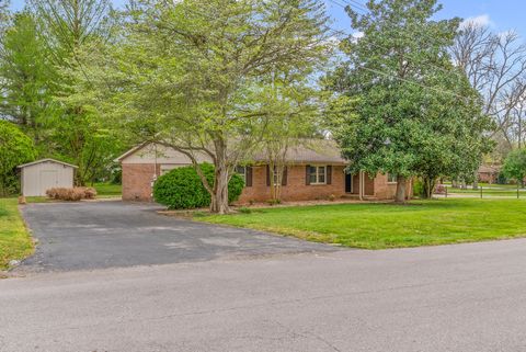 Photo of 133 Windsor Dr, Hopkinsville, KY 42240 (MLS # 3168049)