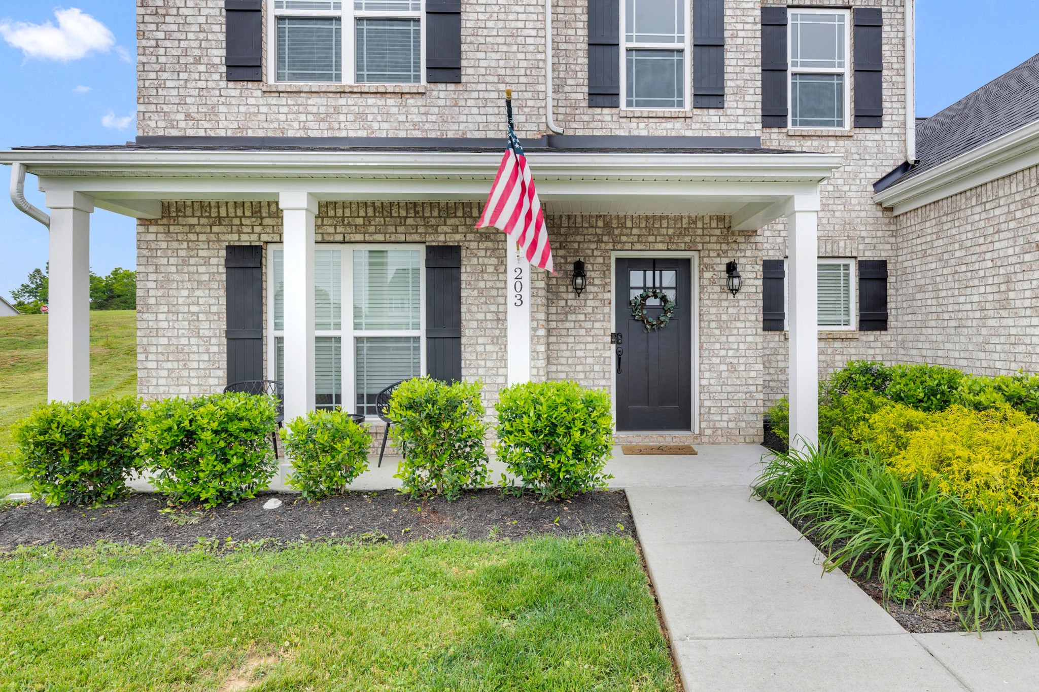 203 Waltons Way