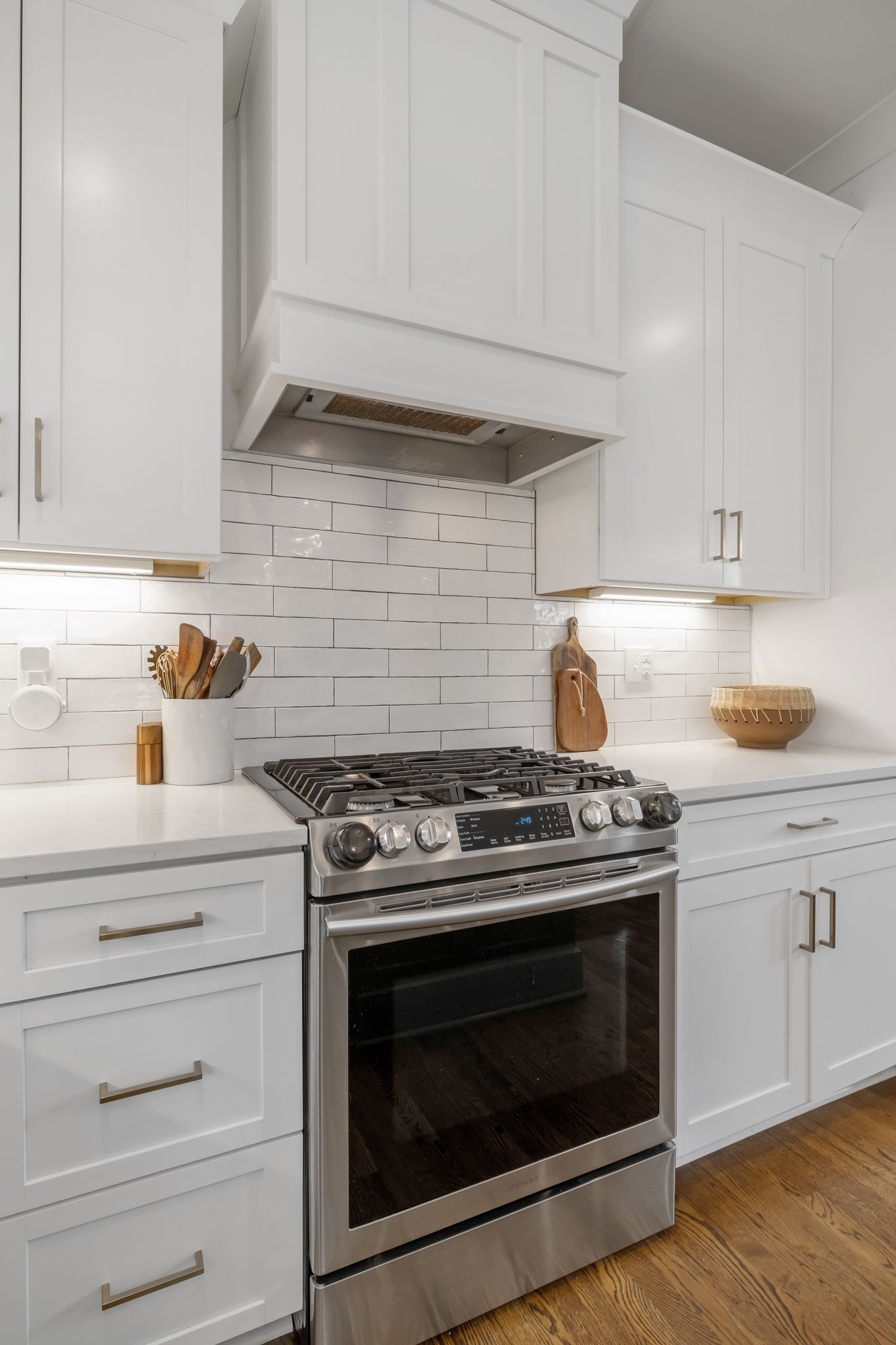 Nashville, Tennessee 37216, United States, 4 Bedrooms Bedrooms, ,3 BathroomsBathrooms,Residential,Pending,117004