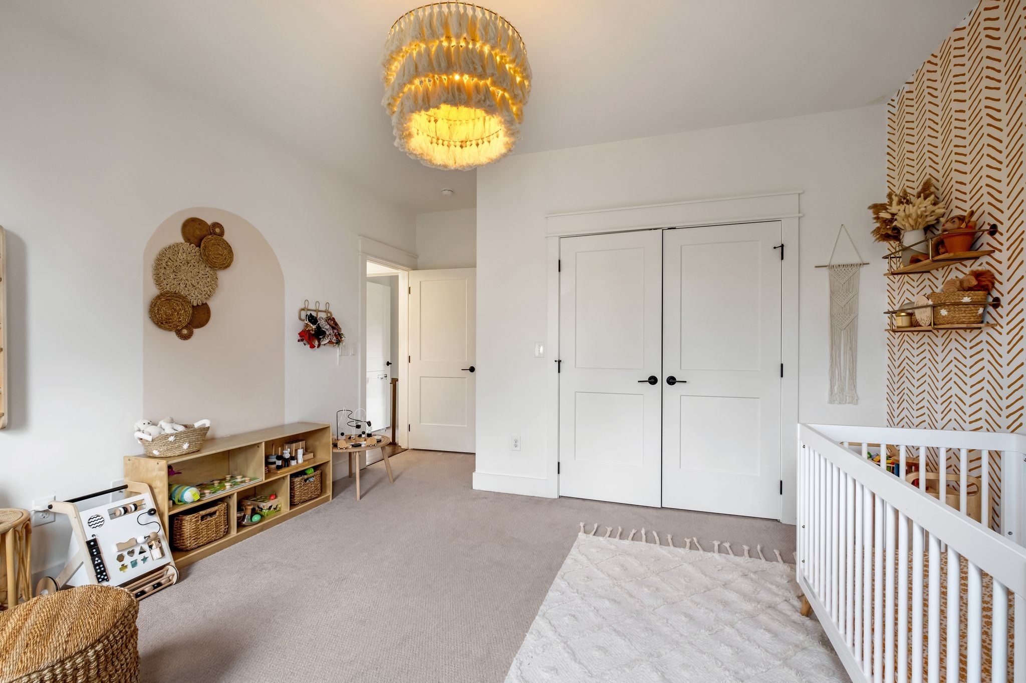 Nashville, Tennessee 37216, United States, 4 Bedrooms Bedrooms, ,3 BathroomsBathrooms,Residential,Pending,117004