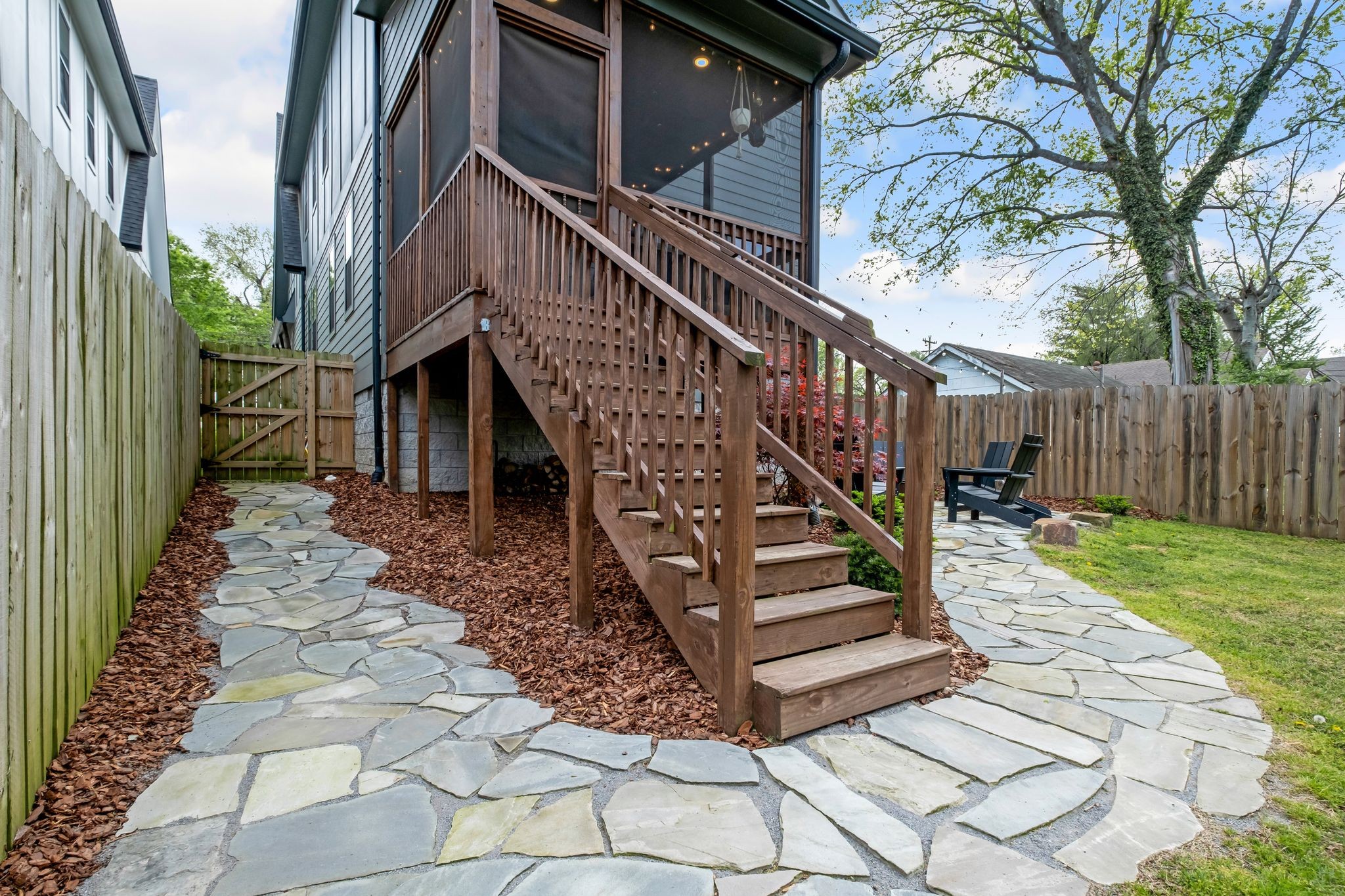 Nashville, Tennessee 37216, United States, 4 Bedrooms Bedrooms, ,3 BathroomsBathrooms,Residential,Pending,117004