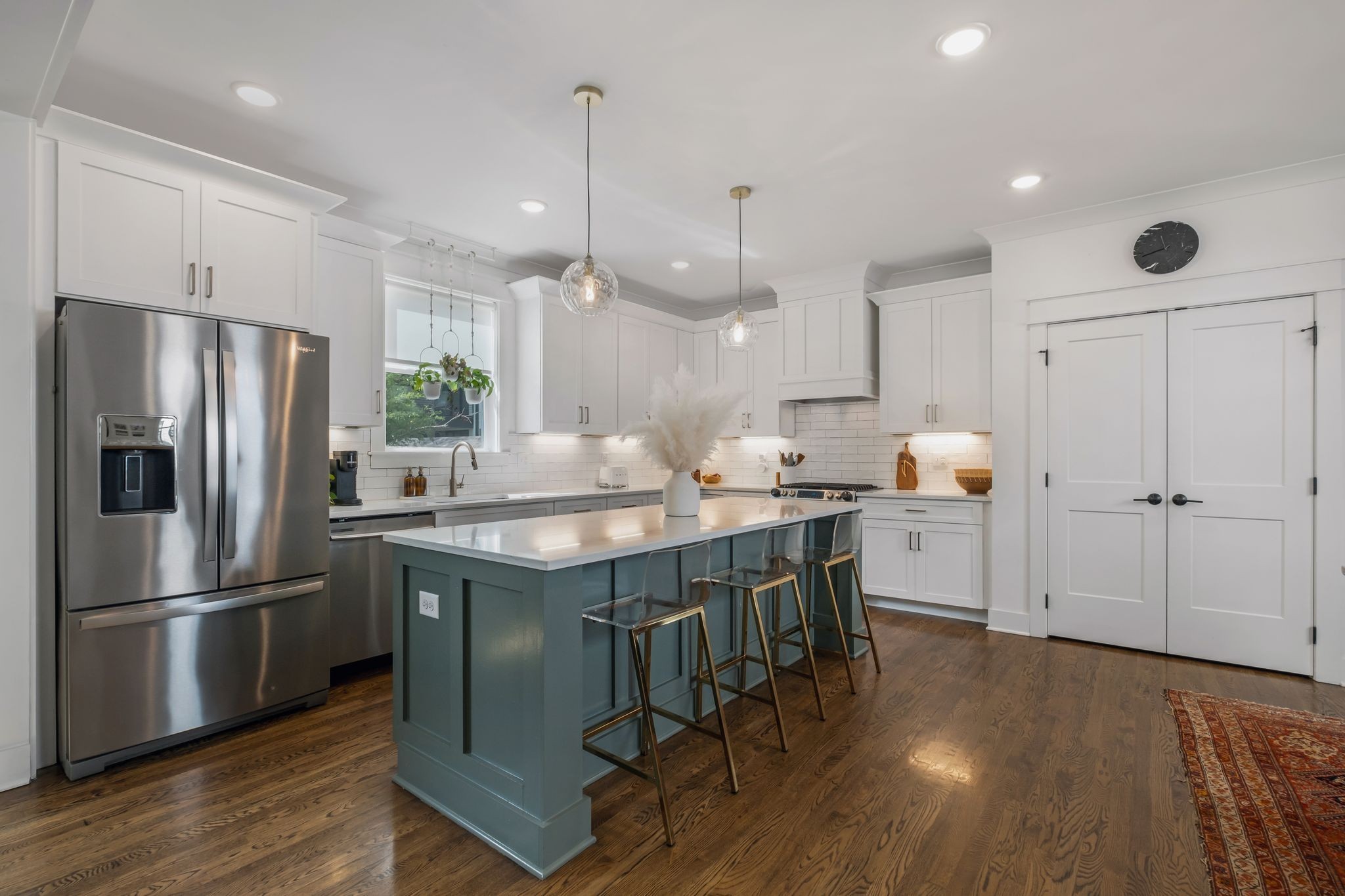 Nashville, Tennessee 37216, United States, 4 Bedrooms Bedrooms, ,3 BathroomsBathrooms,Residential,Pending,117004