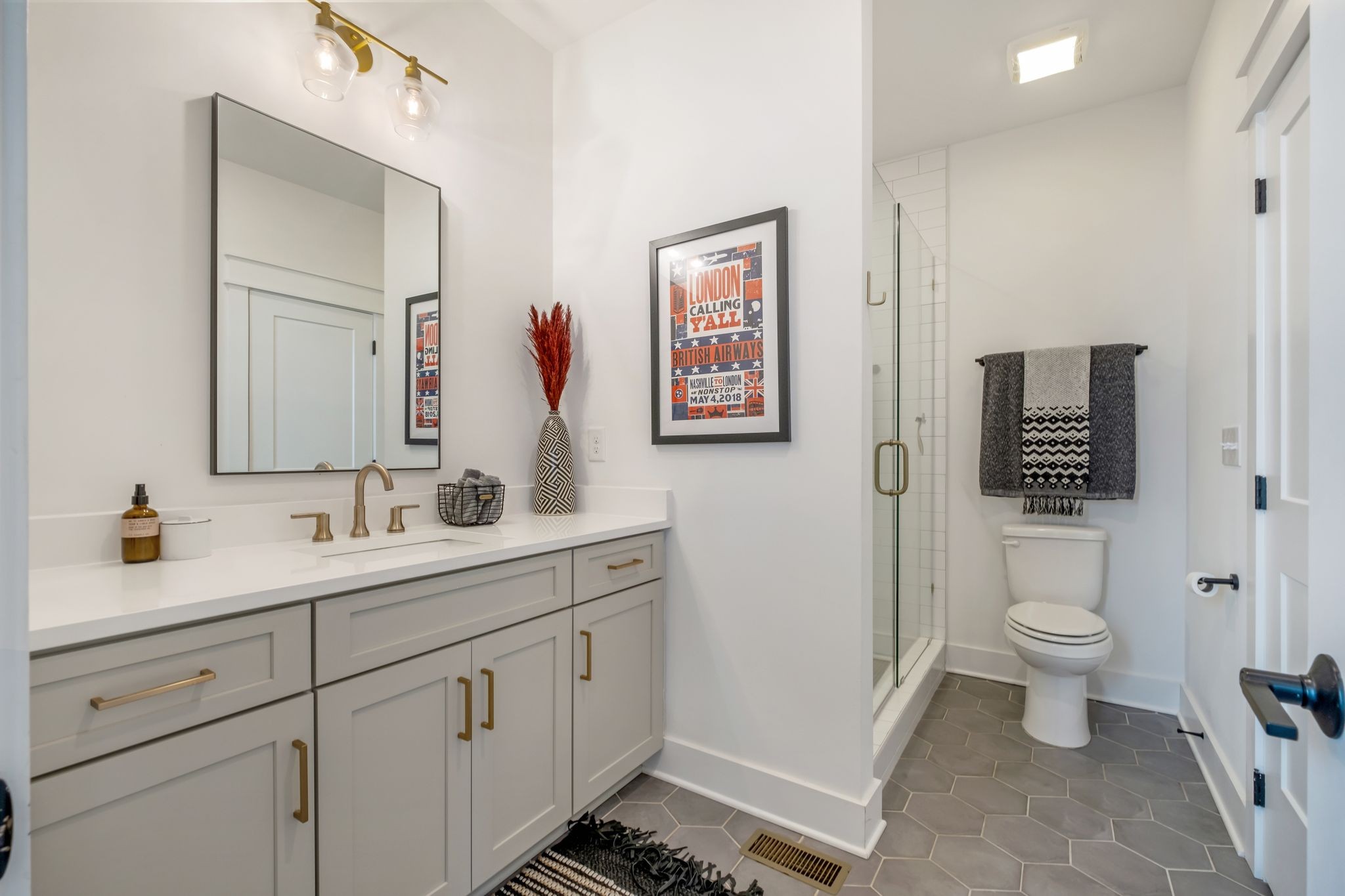 Nashville, Tennessee 37216, United States, 4 Bedrooms Bedrooms, ,3 BathroomsBathrooms,Residential,Pending,117004