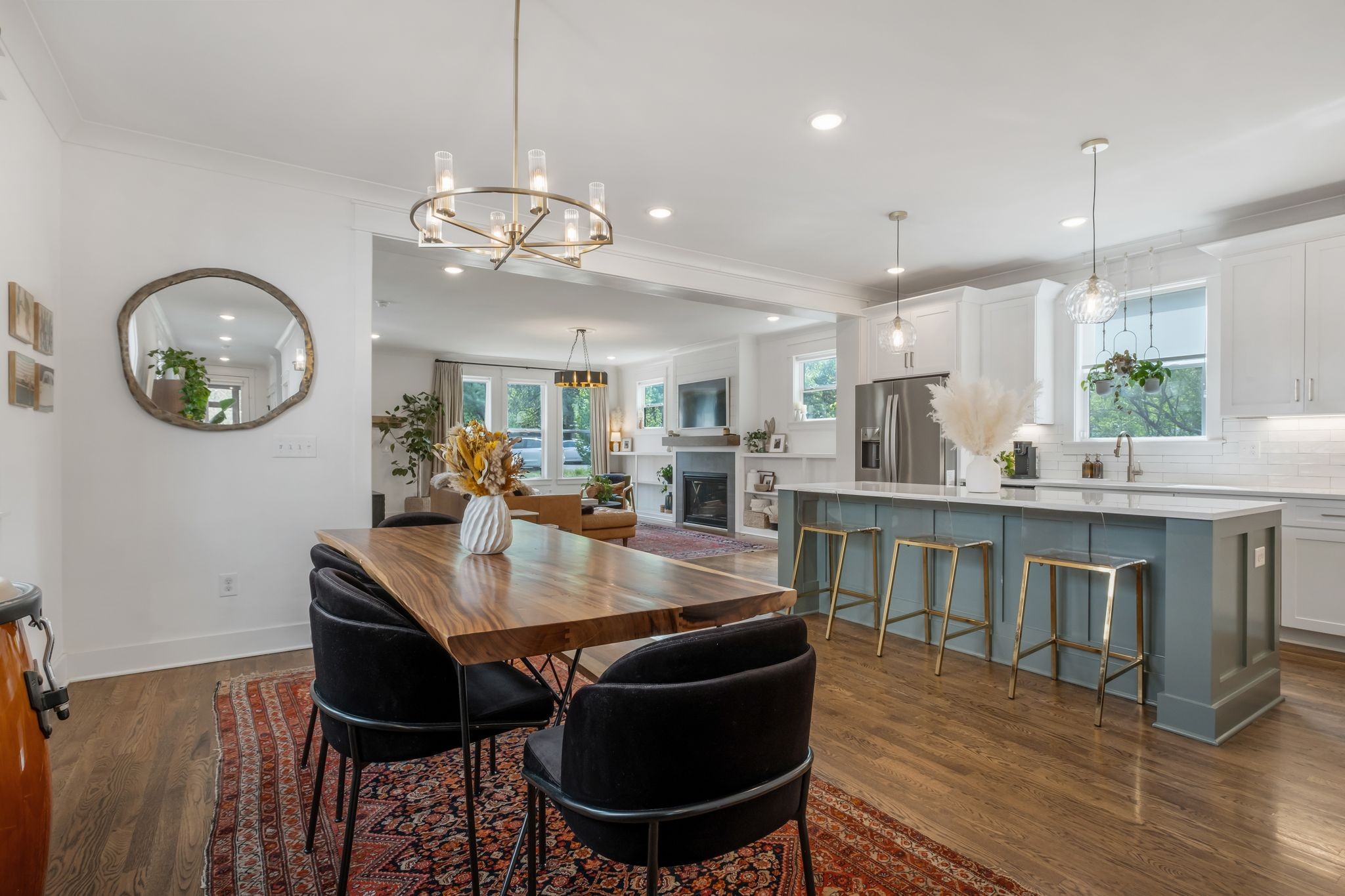 Nashville, Tennessee 37216, United States, 4 Bedrooms Bedrooms, ,3 BathroomsBathrooms,Residential,Pending,117004