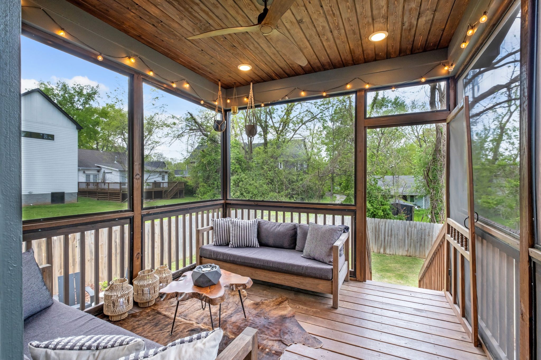 Nashville, Tennessee 37216, United States, 4 Bedrooms Bedrooms, ,3 BathroomsBathrooms,Residential,Pending,117004