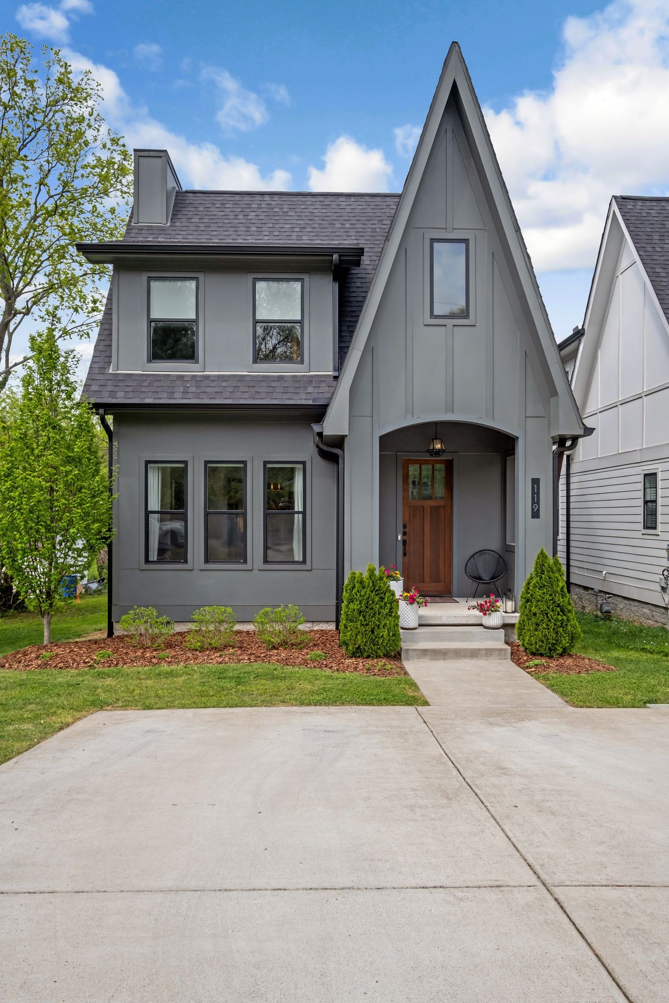 Nashville, Tennessee 37216, United States, 4 Bedrooms Bedrooms, ,3 BathroomsBathrooms,Residential,Pending,117004