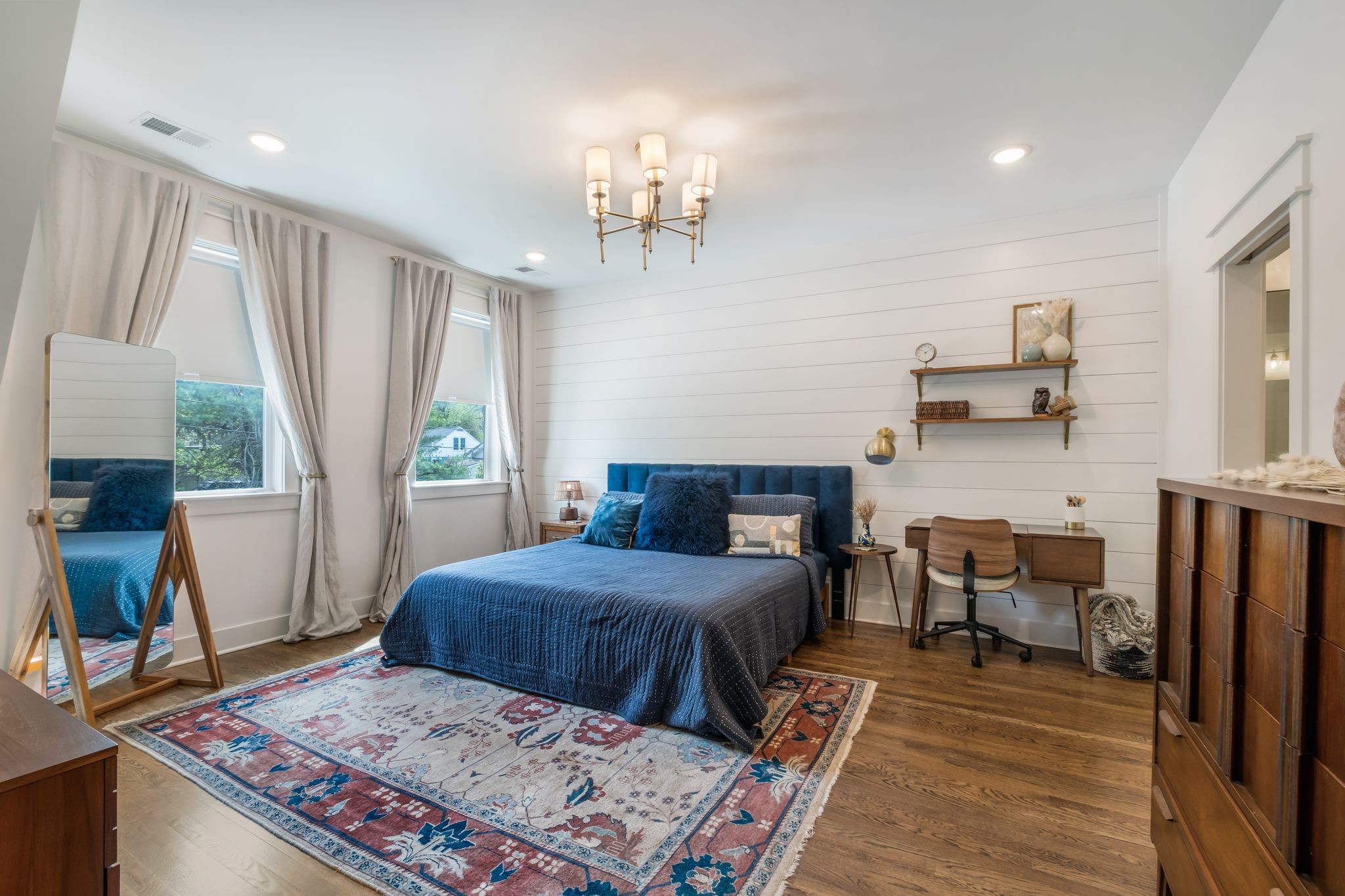 Nashville, Tennessee 37216, United States, 4 Bedrooms Bedrooms, ,3 BathroomsBathrooms,Residential,Pending,117004