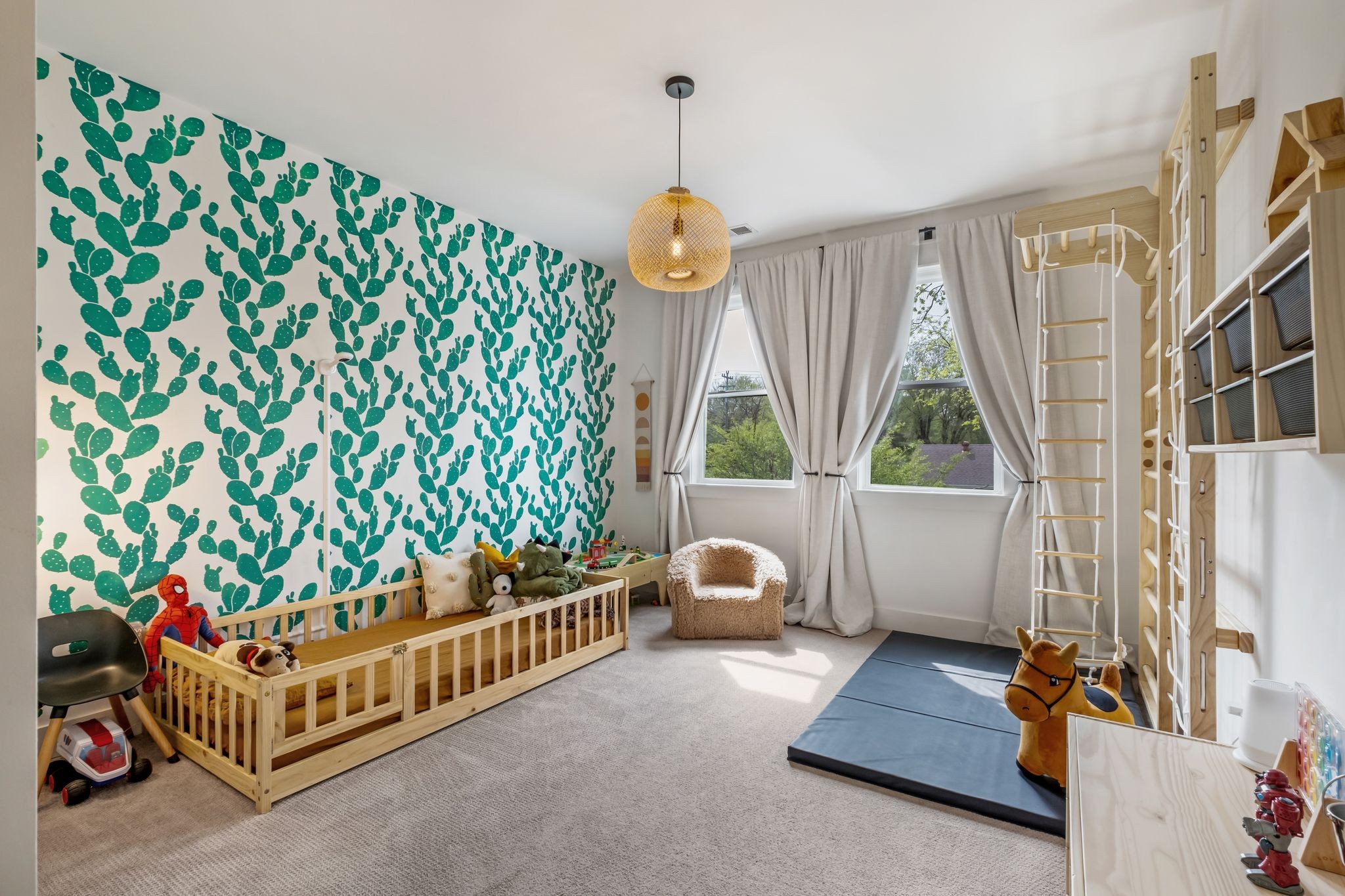 Nashville, Tennessee 37216, United States, 4 Bedrooms Bedrooms, ,3 BathroomsBathrooms,Residential,Pending,117004