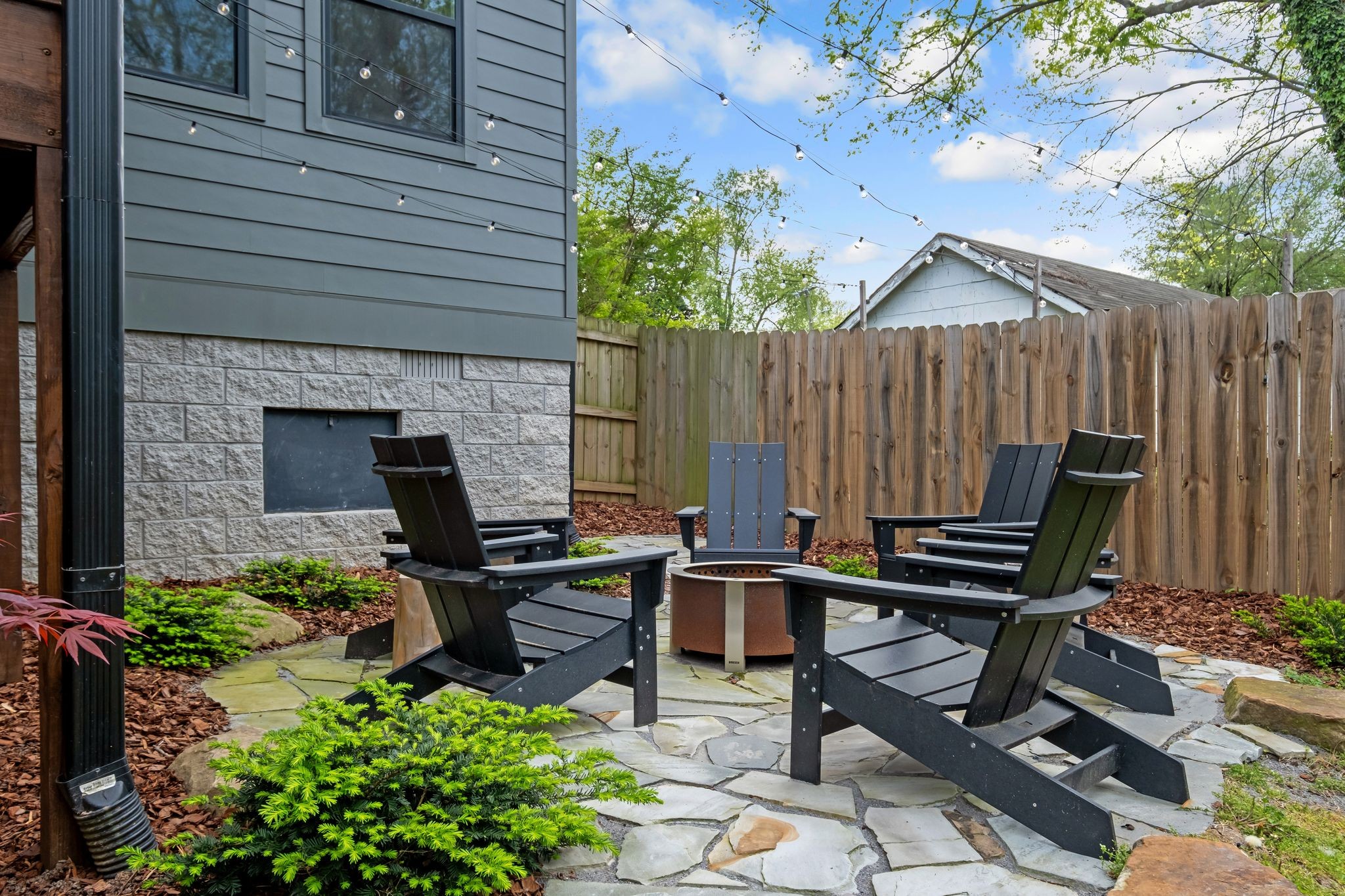 Nashville, Tennessee 37216, United States, 4 Bedrooms Bedrooms, ,3 BathroomsBathrooms,Residential,Pending,117004