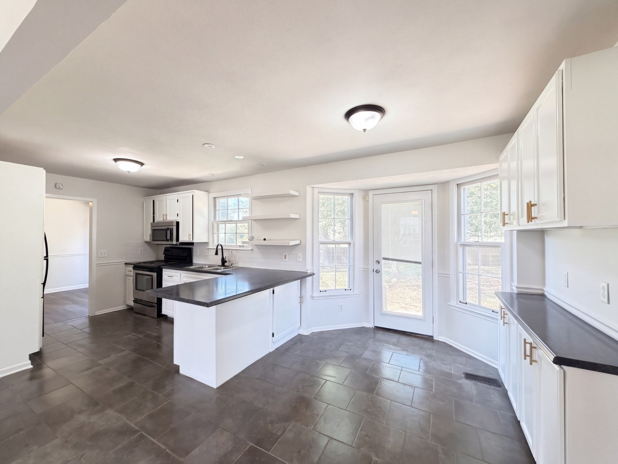 1122 Tobacco Rd