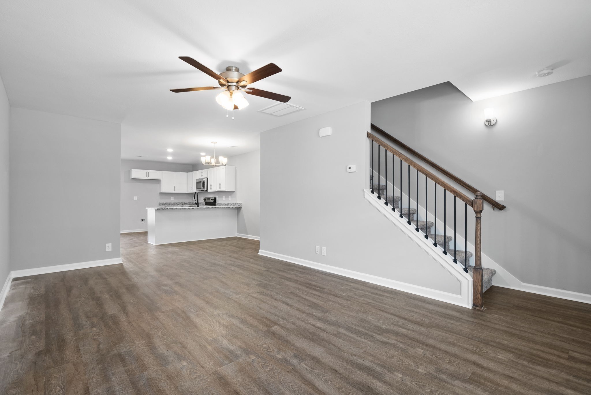 Clarksville, Tennessee 37040, United States, 2 Bedrooms Bedrooms, ,3 BathroomsBathrooms,Residential,Active,44476