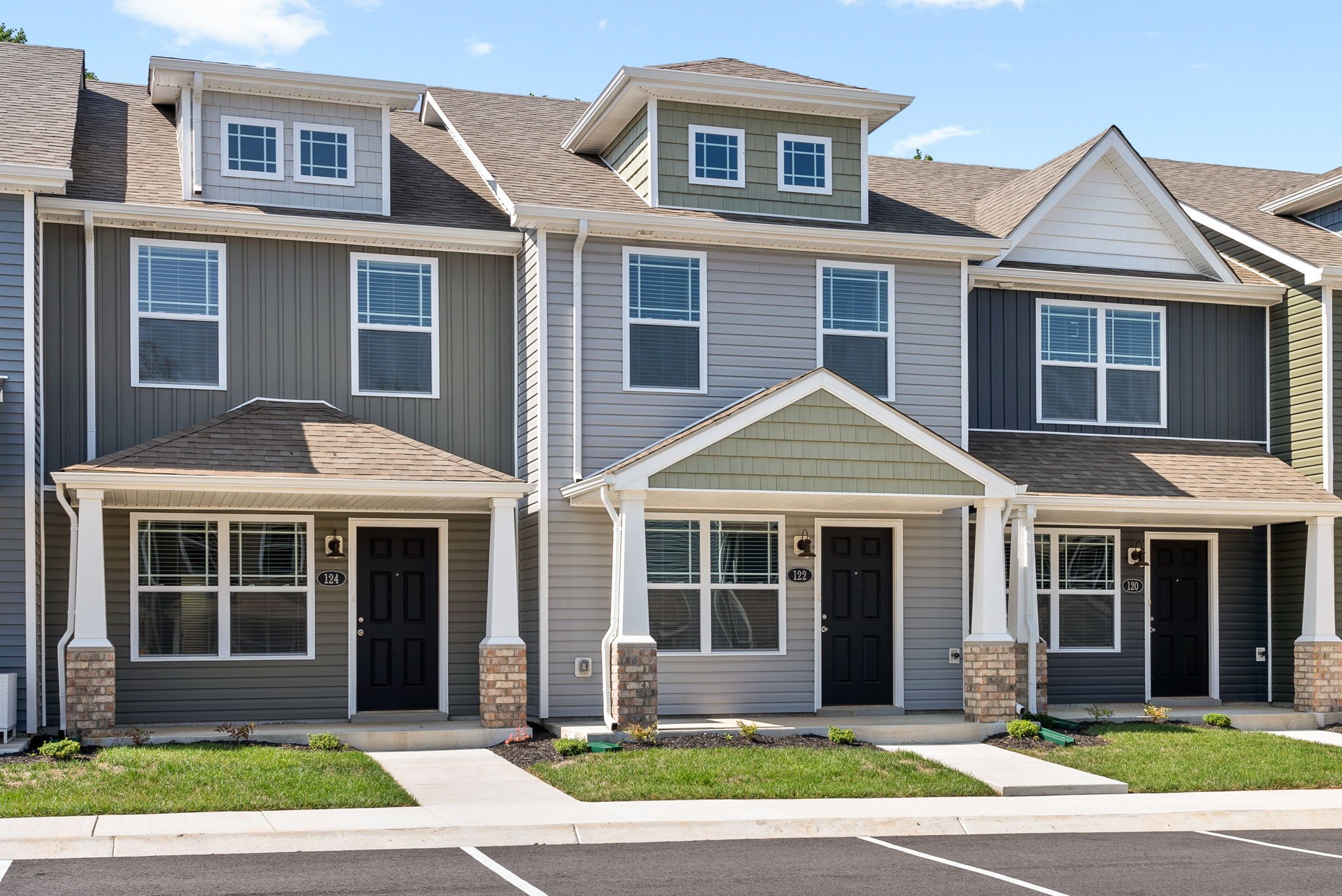 Clarksville, Tennessee 37040, United States, 2 Bedrooms Bedrooms, ,3 BathroomsBathrooms,Residential,Active,44476