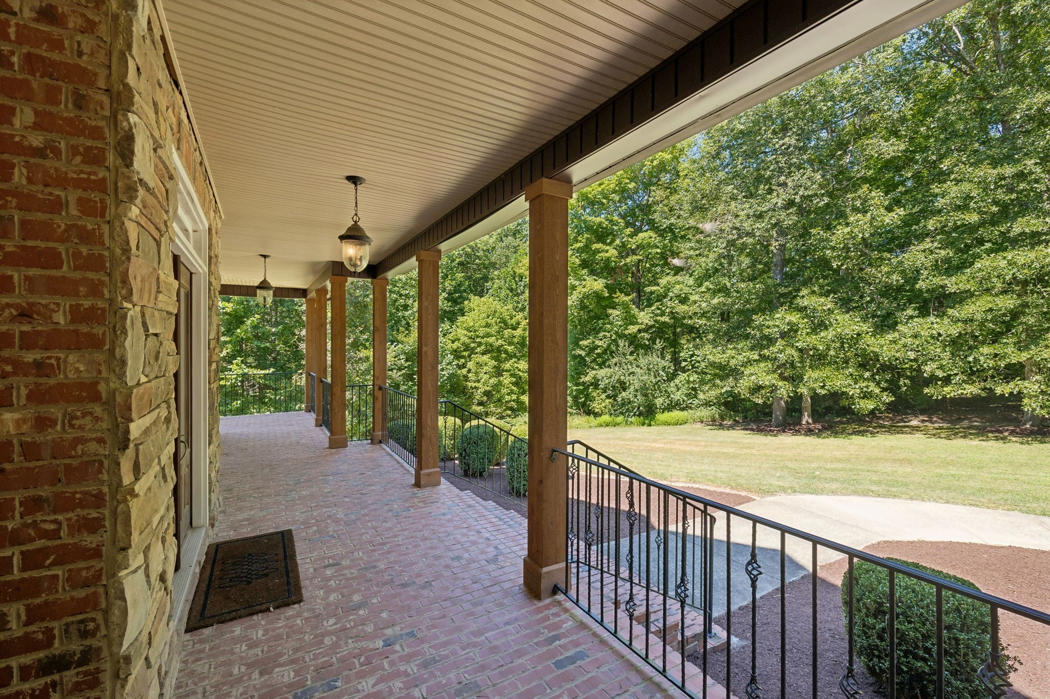 1032 Dogwood Ln
