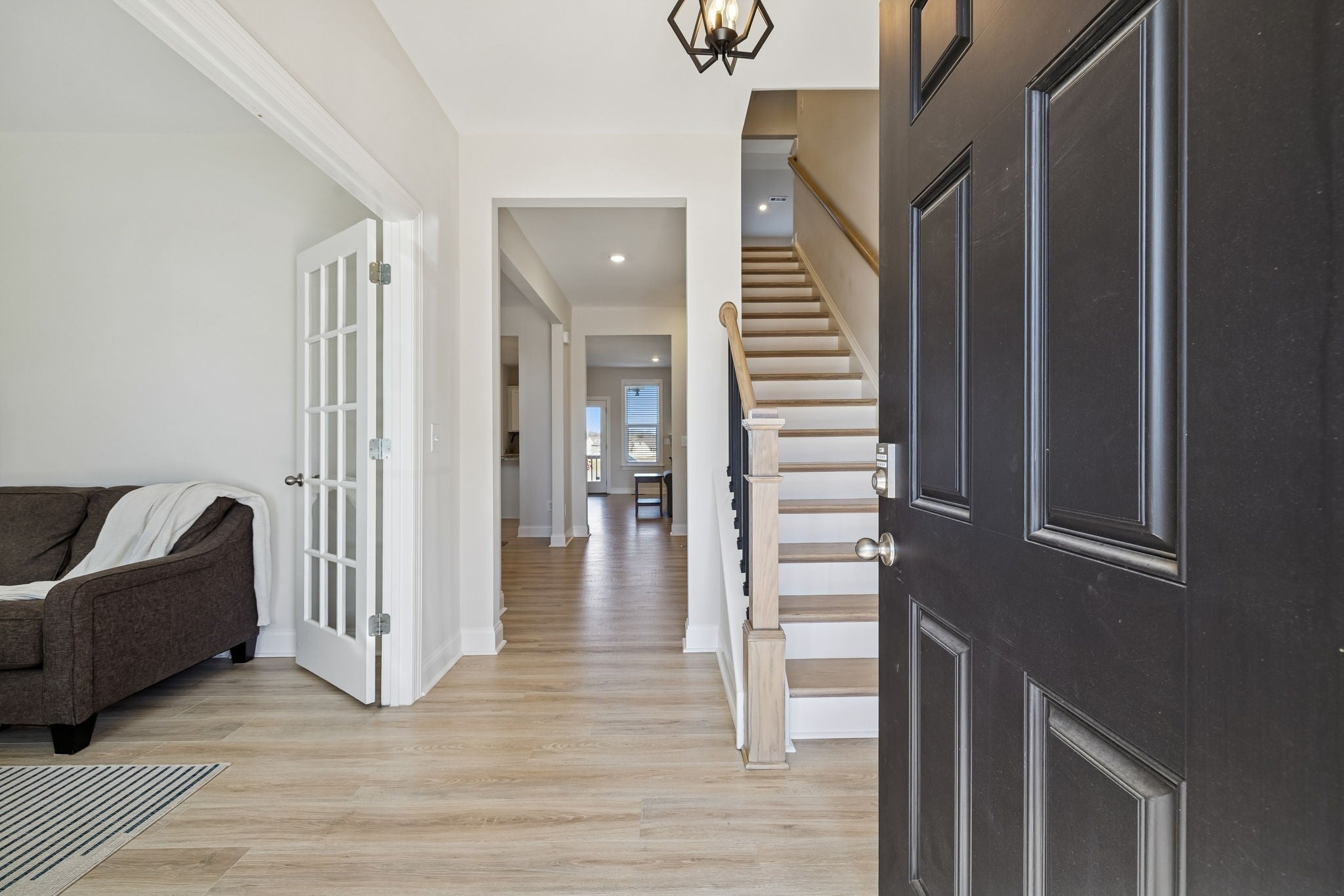 335 Van Conder Pl