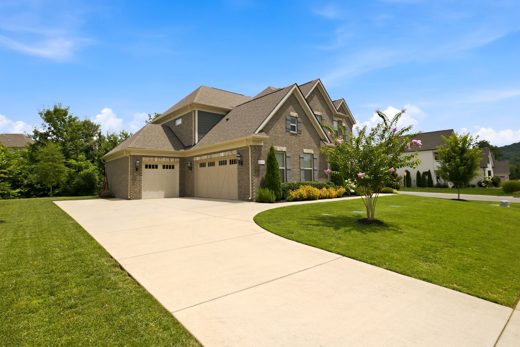 3229 Chase Point Dr