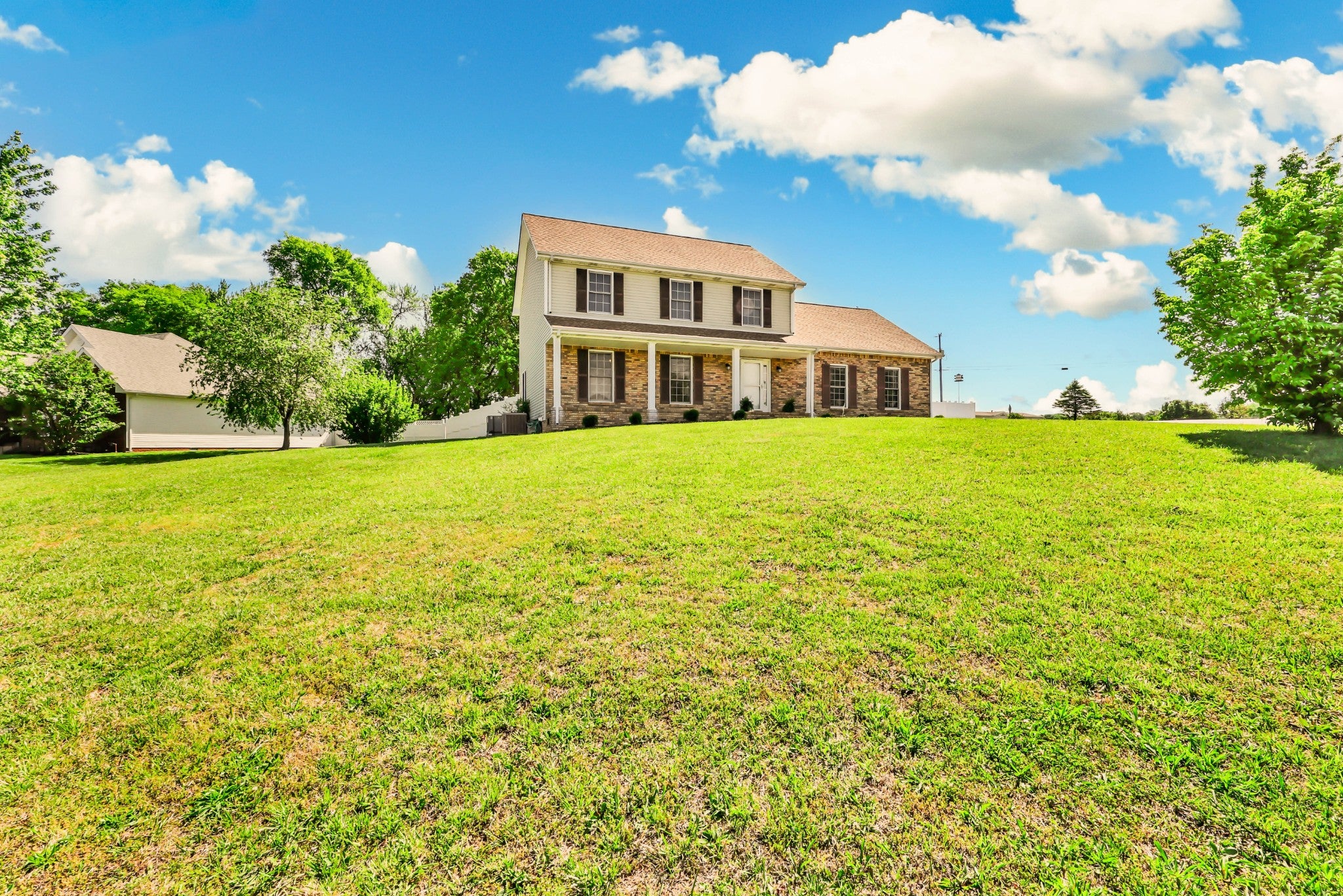 1121 Lucas Wayne Dr
