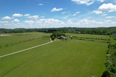 6286 Cox Rd Arrington TN 37014