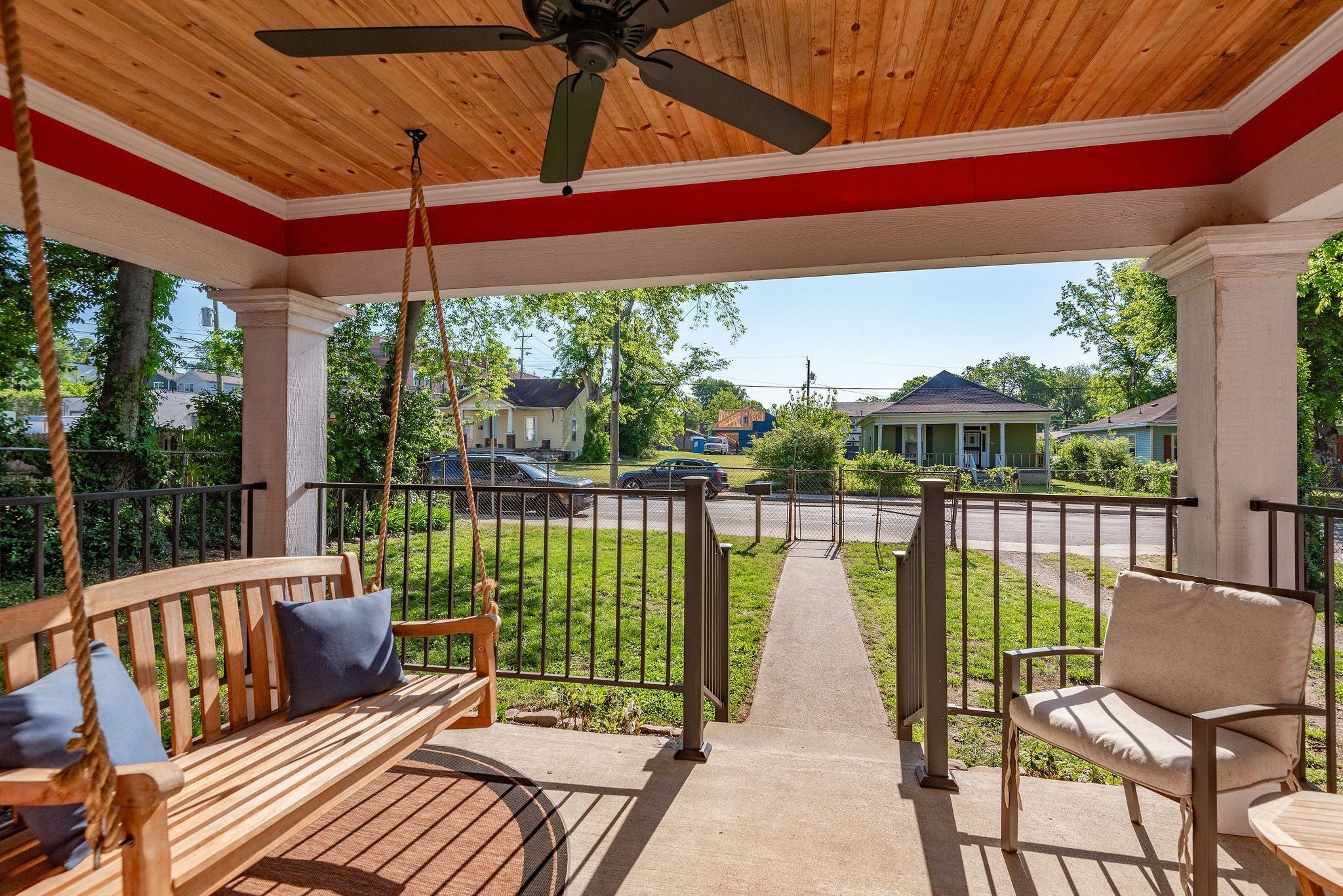 1220 Meridian St, Nashville TN 37207 3-bed home, photo 2 of 33