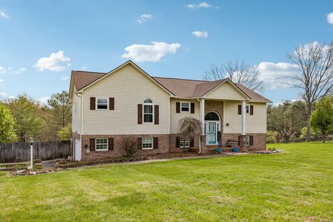 97 Oak Valley Dr Spring Hill TN 37174