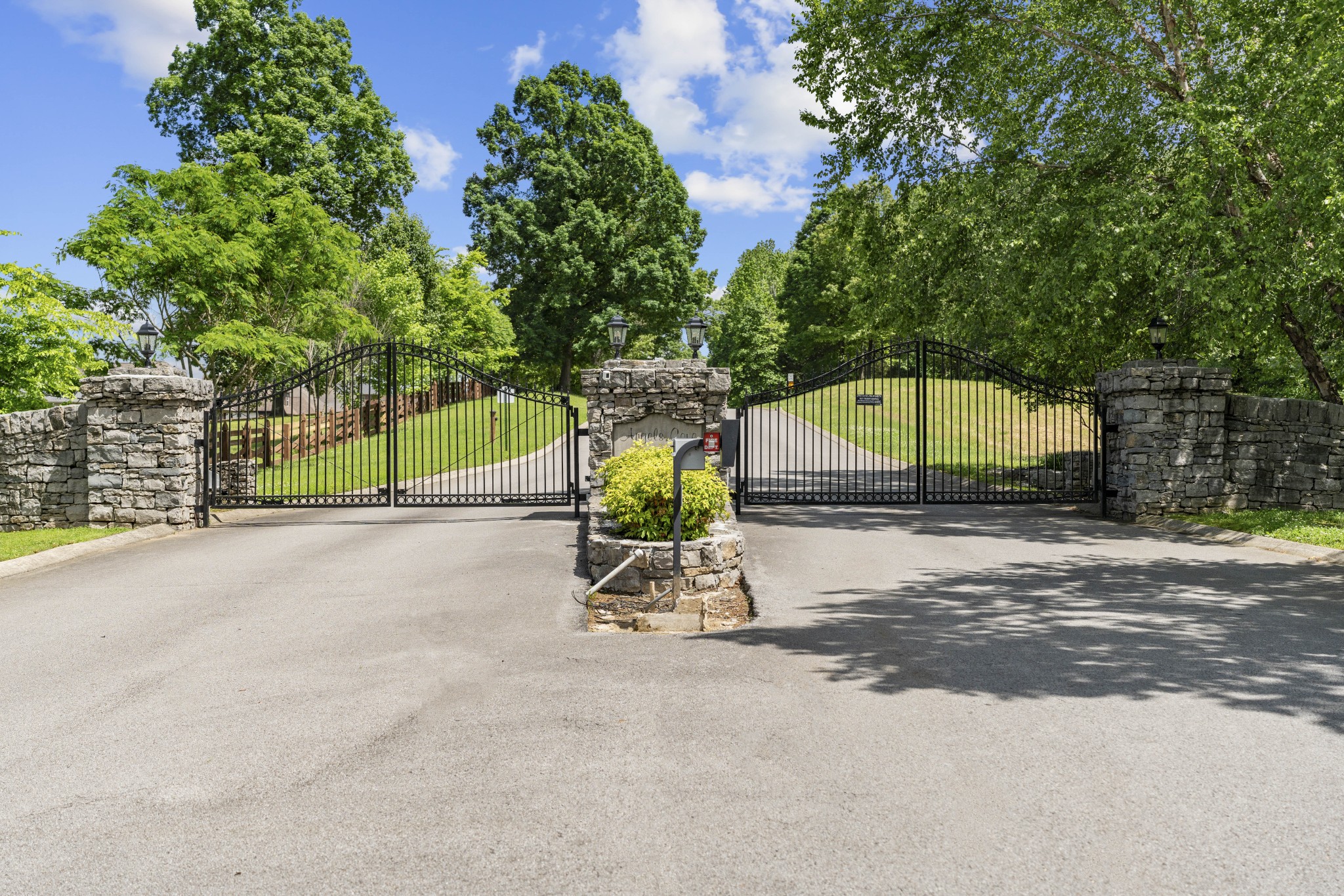 302 Cedar Hollow Ct