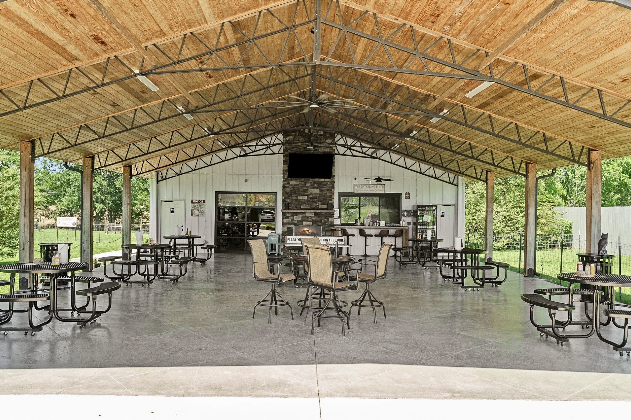 285 Harmony Ln