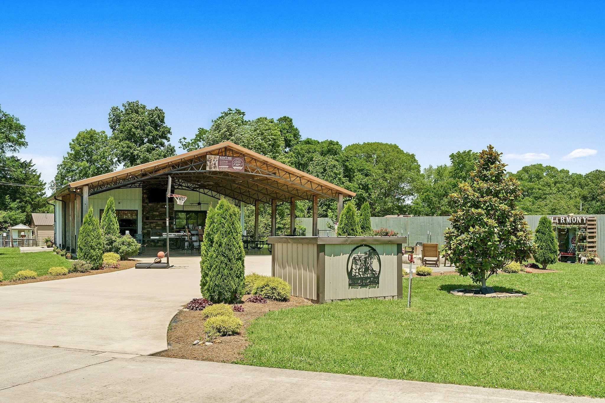 285 Harmony Ln
