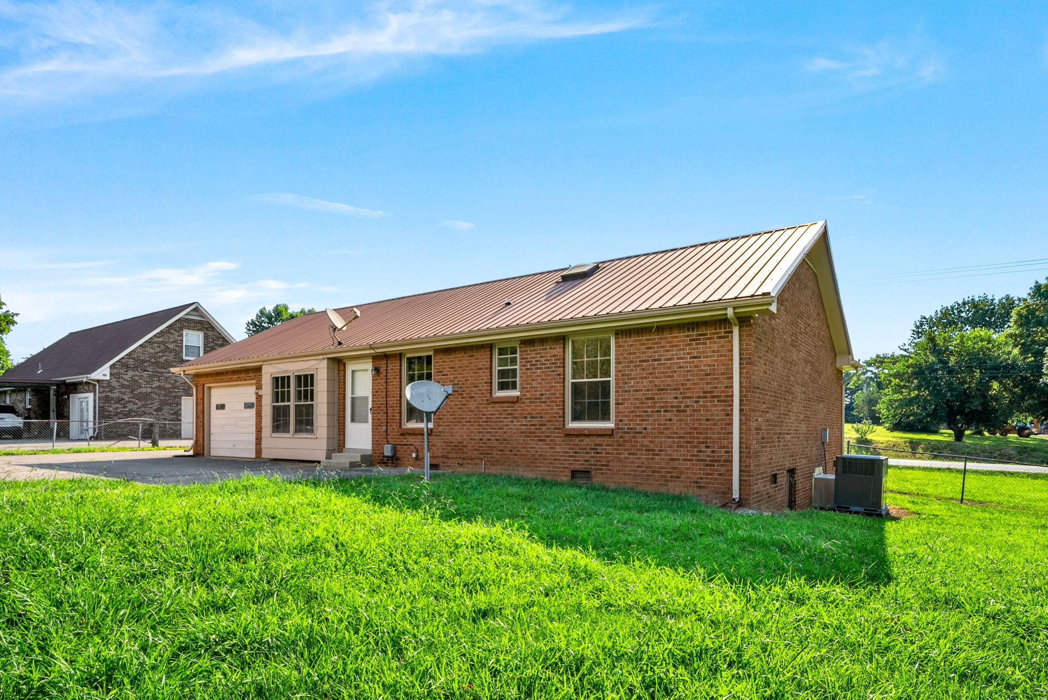 Clarksville, Tennessee 37042, United States, 3 Bedrooms Bedrooms, ,2 BathroomsBathrooms,Residential,Active,162485