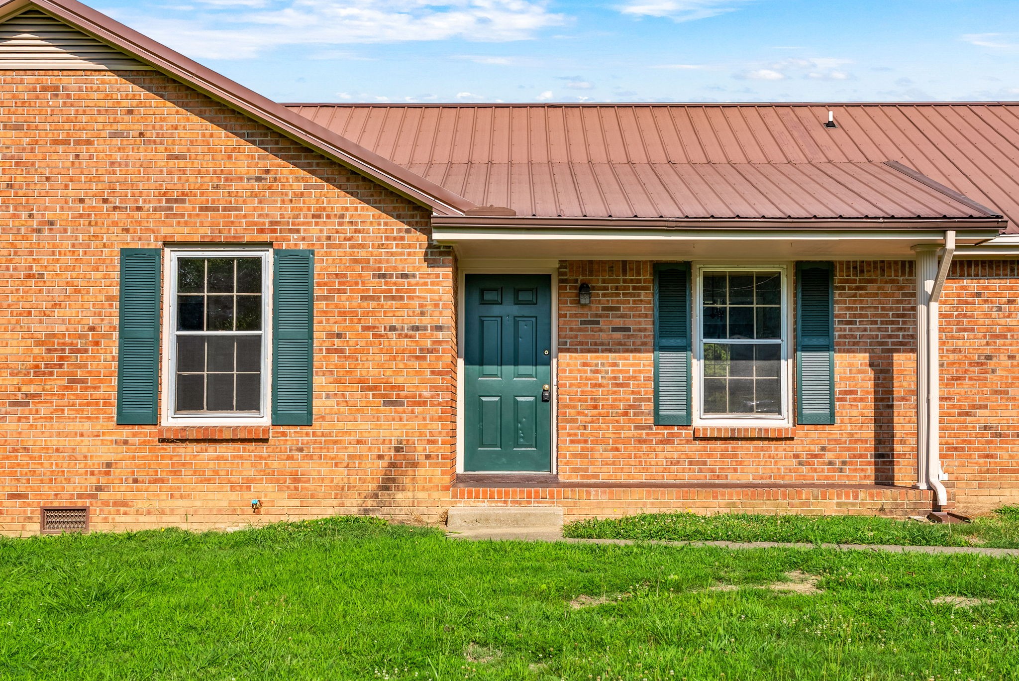 Clarksville, Tennessee 37042, United States, 3 Bedrooms Bedrooms, ,2 BathroomsBathrooms,Residential,Active,162485