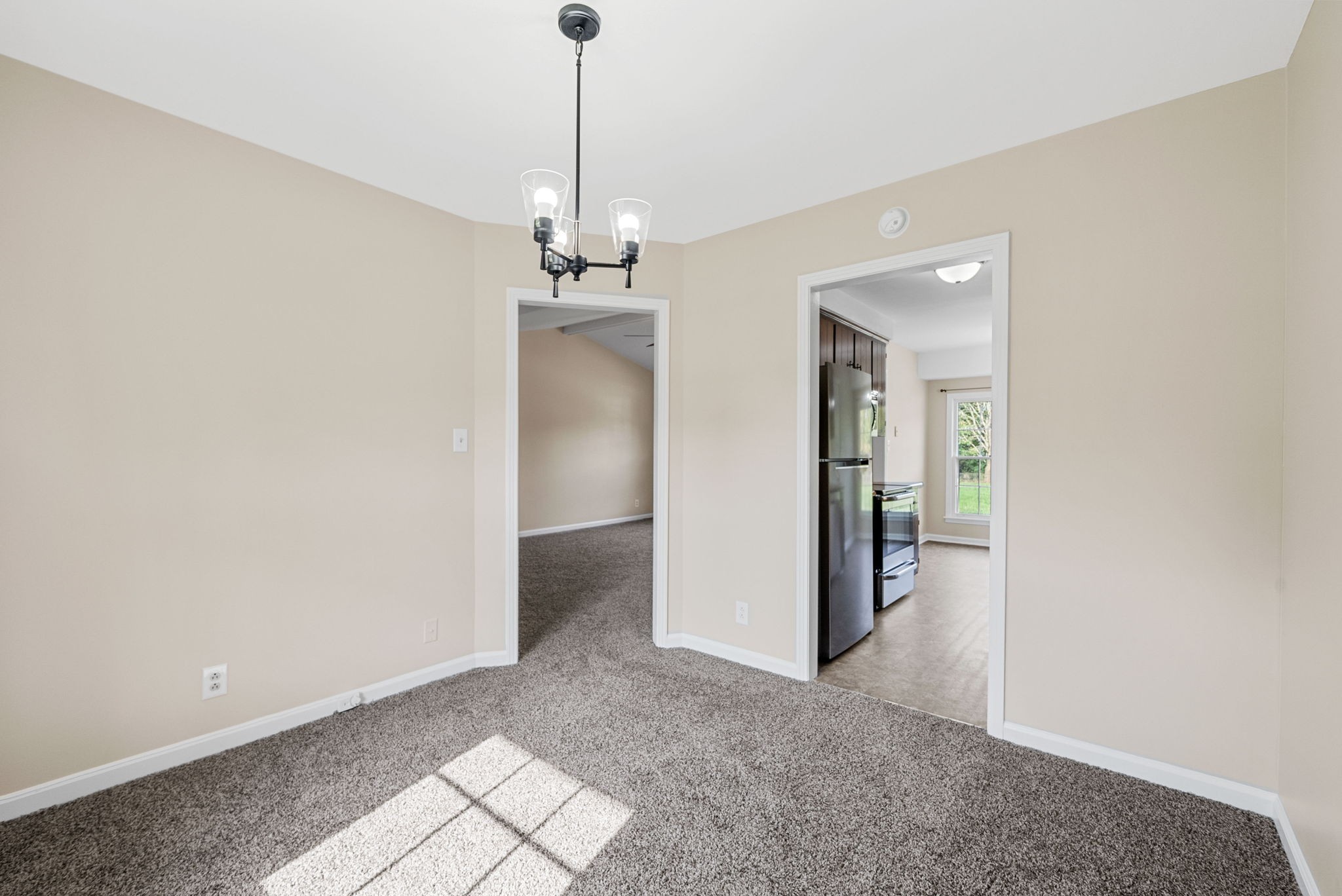 Clarksville, Tennessee 37042, United States, 3 Bedrooms Bedrooms, ,2 BathroomsBathrooms,Residential,Active,162485