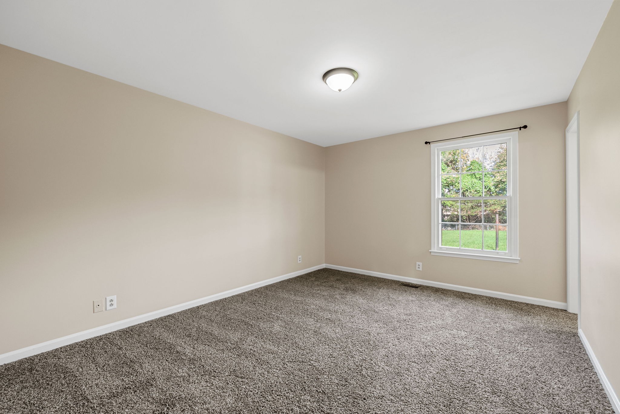 Clarksville, Tennessee 37042, United States, 3 Bedrooms Bedrooms, ,2 BathroomsBathrooms,Residential,Active,162485