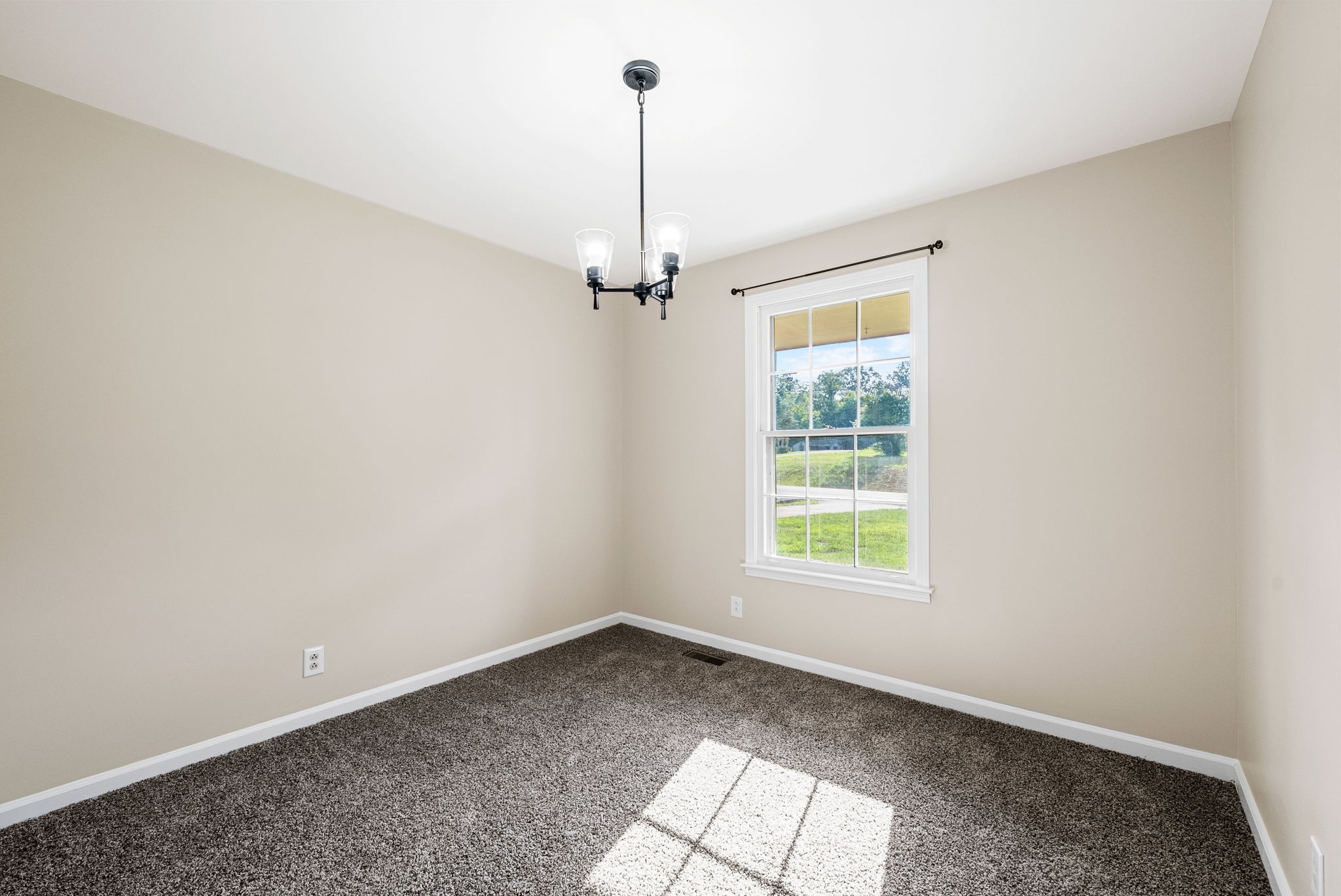 Clarksville, Tennessee 37042, United States, 3 Bedrooms Bedrooms, ,2 BathroomsBathrooms,Residential,Active,162485