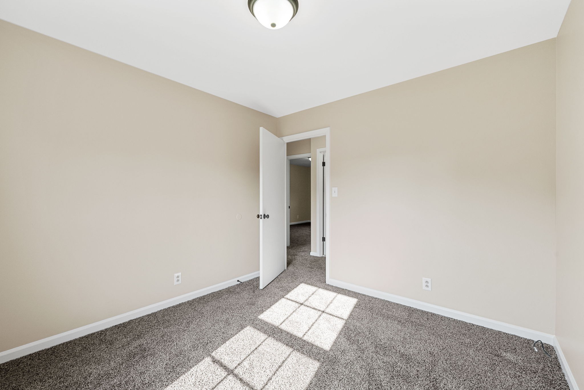 Clarksville, Tennessee 37042, United States, 3 Bedrooms Bedrooms, ,2 BathroomsBathrooms,Residential,Active,162485