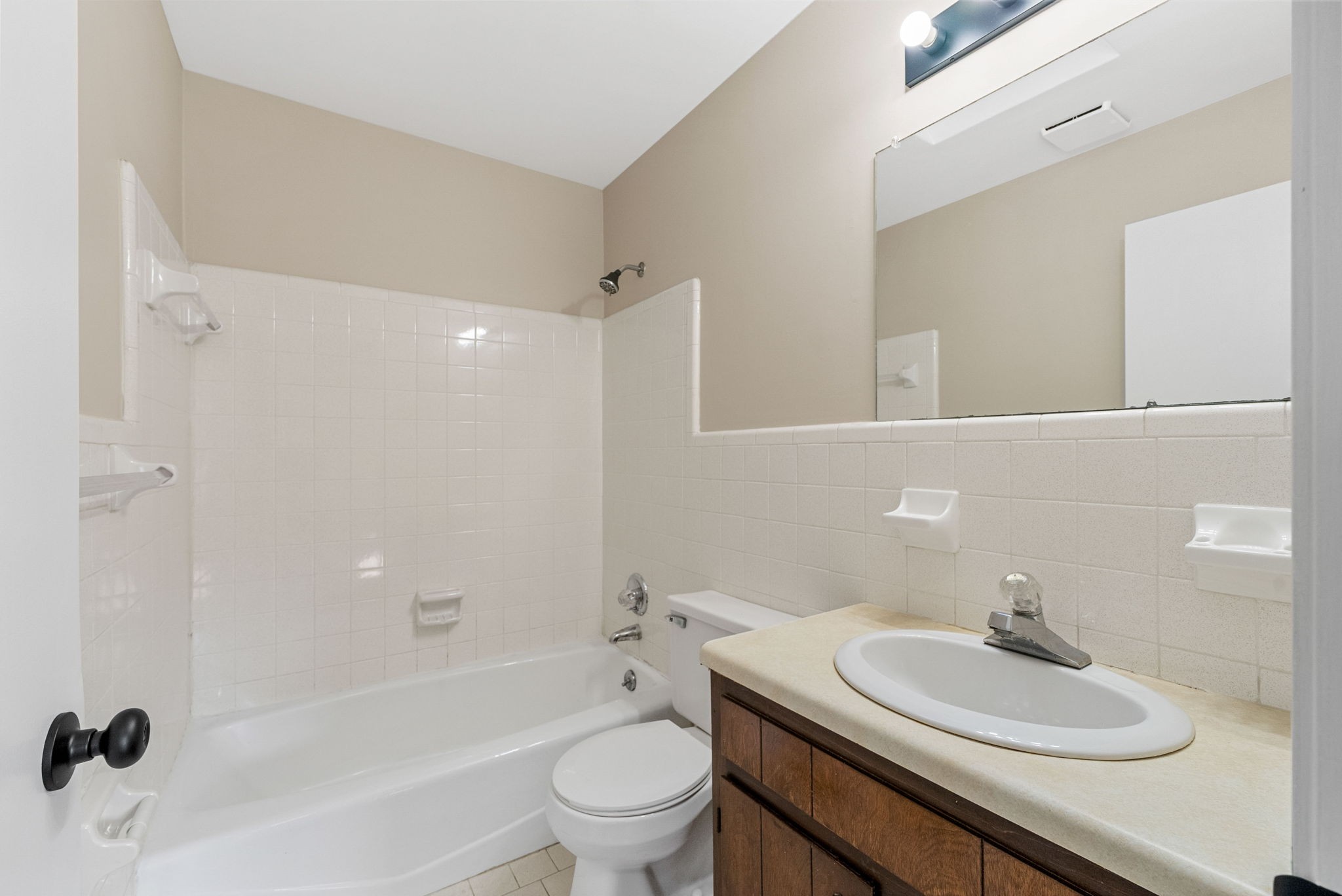 Clarksville, Tennessee 37042, United States, 3 Bedrooms Bedrooms, ,2 BathroomsBathrooms,Residential,Active,162485