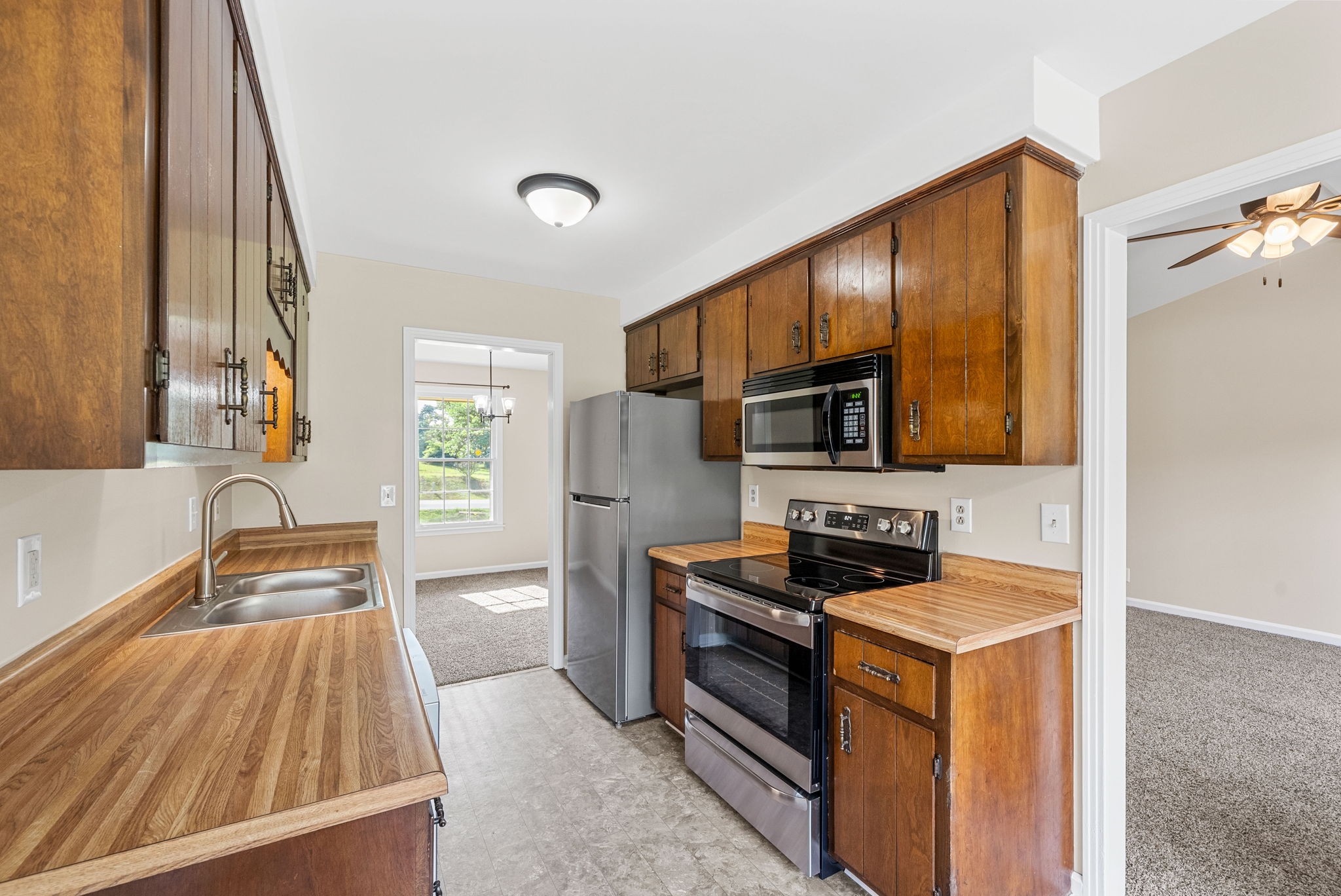 Clarksville, Tennessee 37042, United States, 3 Bedrooms Bedrooms, ,2 BathroomsBathrooms,Residential,Active,162485