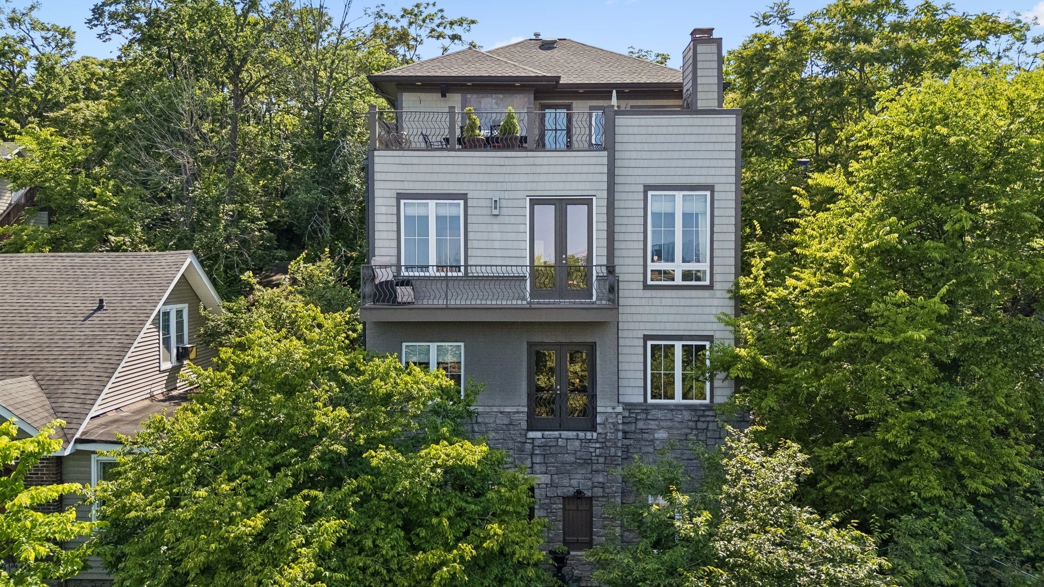 4-bed listing at 301 32nd Ave S, Nashville