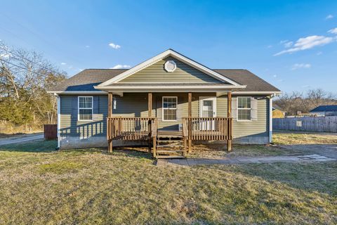 Photo of 460 Edgewood St, Alexandria, TN 37012 (MLS # 3127855)