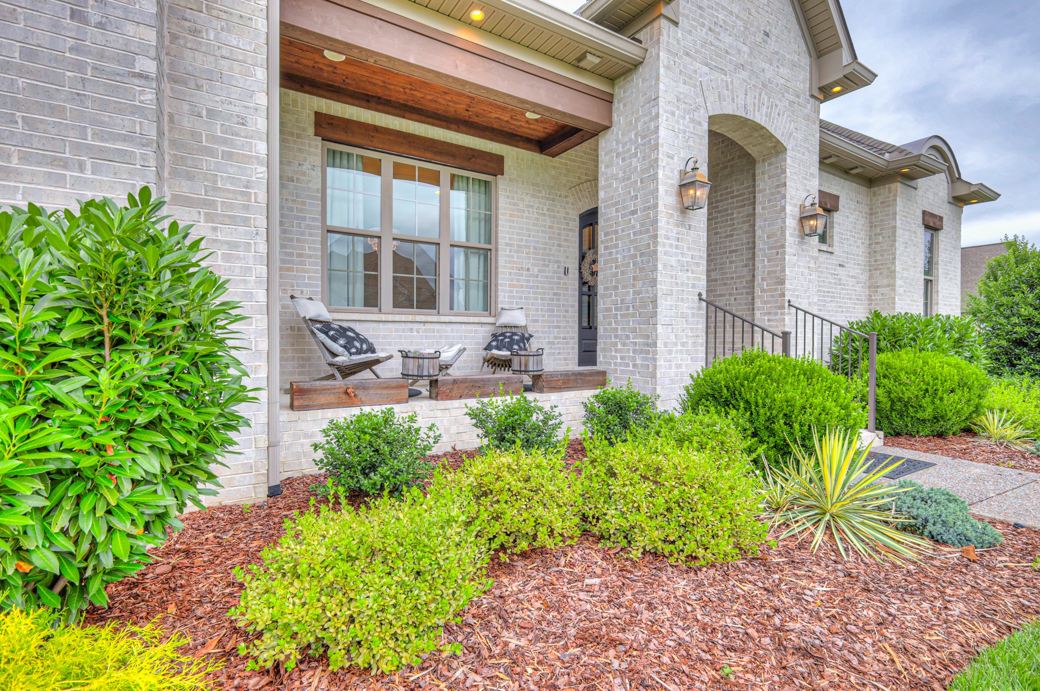 1261 Potter Ln