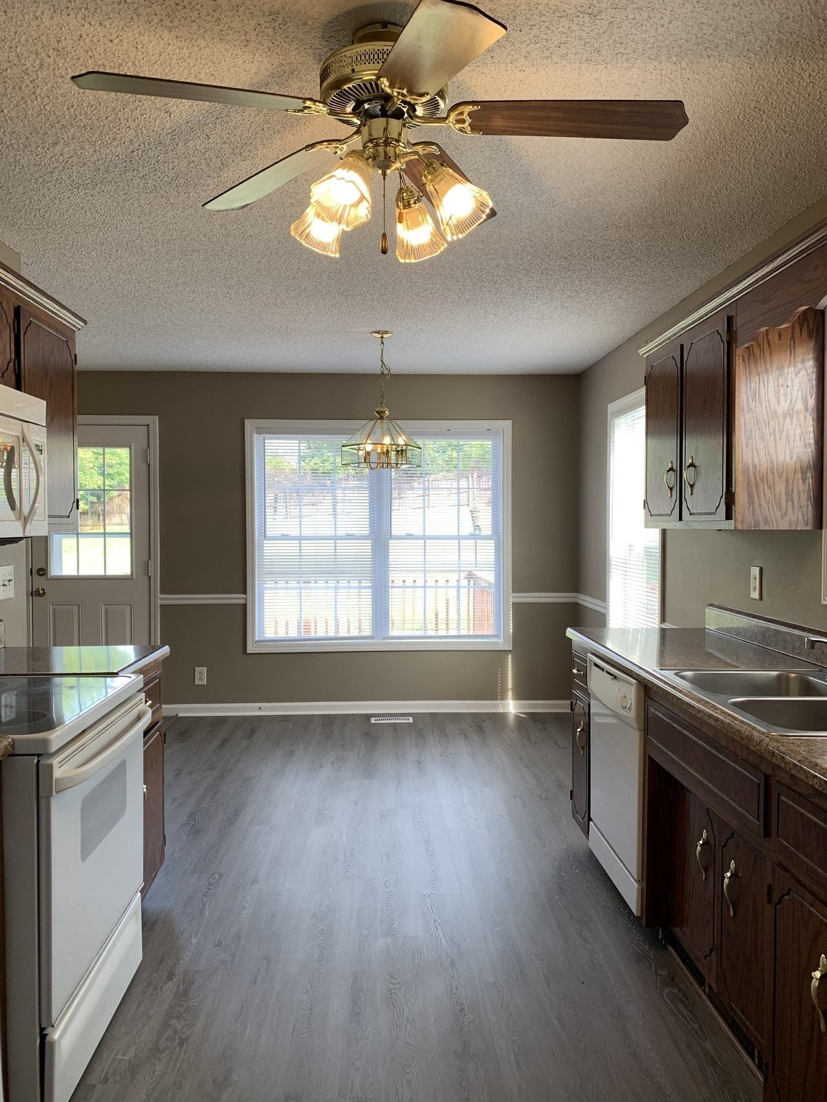 1476 Buchanon Dr