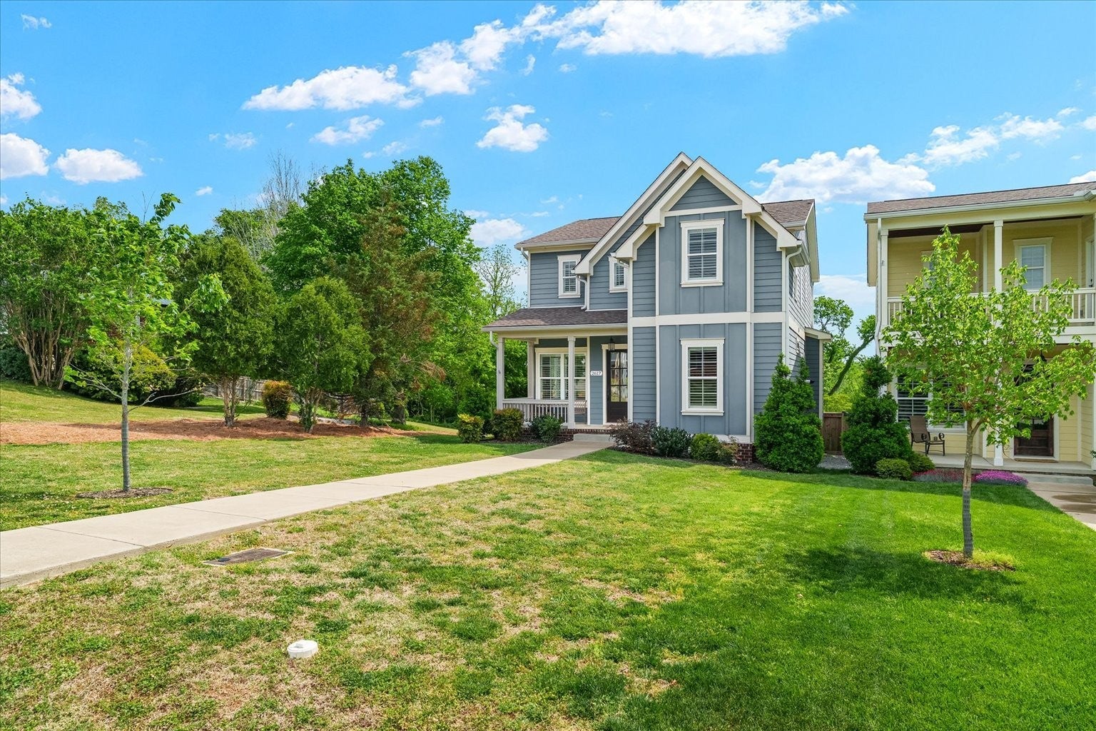 2617 Barclay Dr