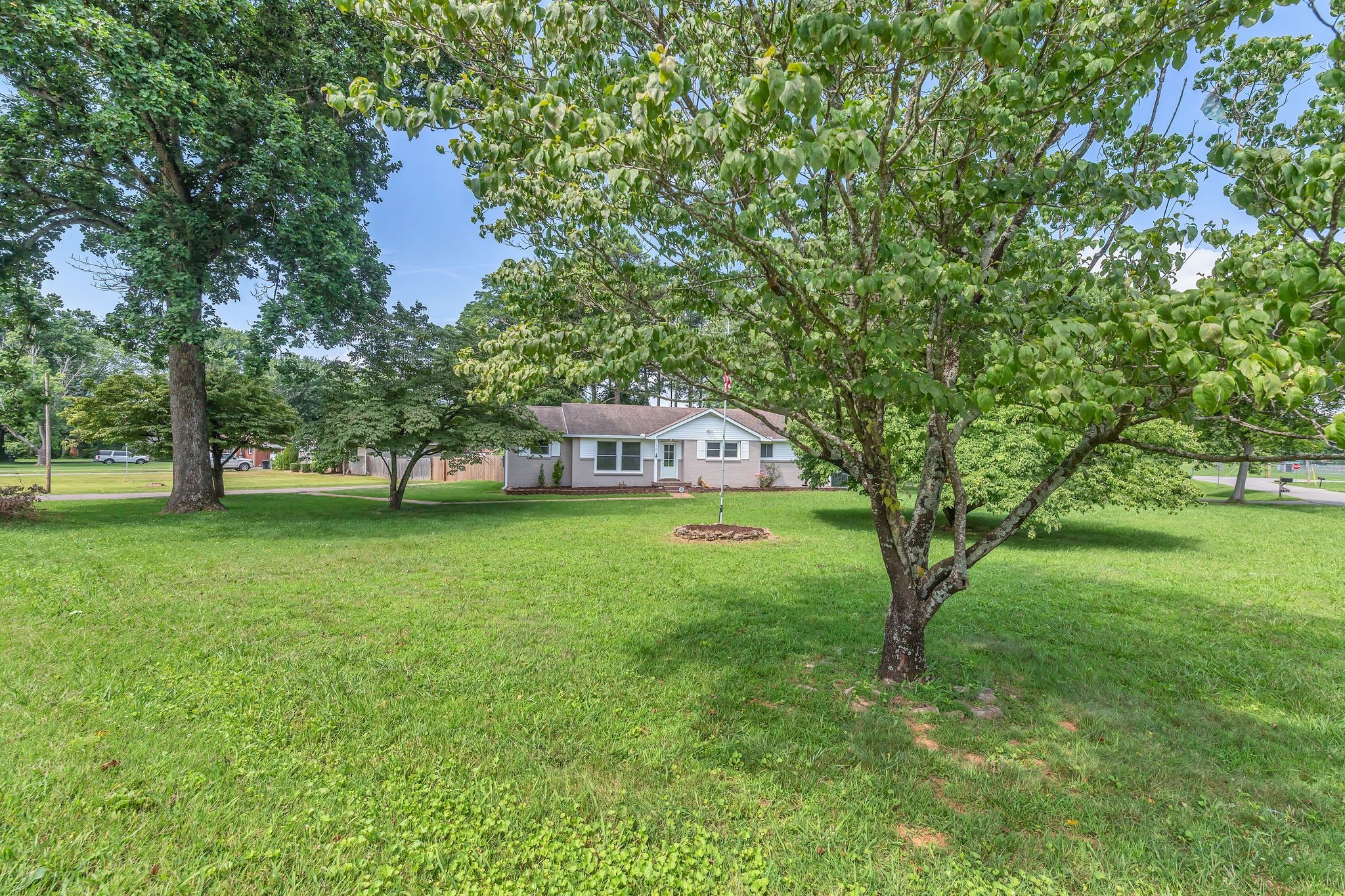 104 Belaire Dr